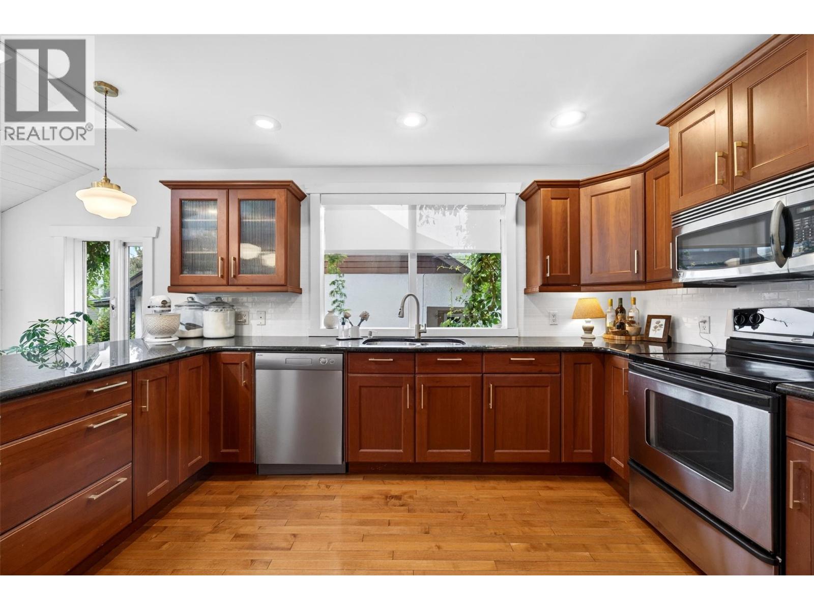  230 Shuswap Street Southeast, Salmon Arm