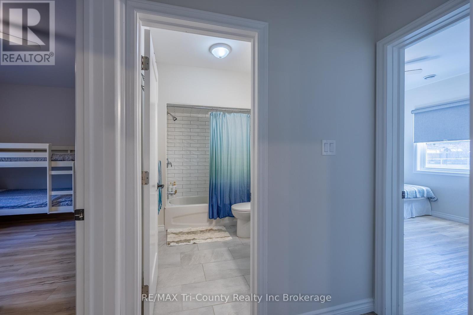 6 ADDISON STREET - 15