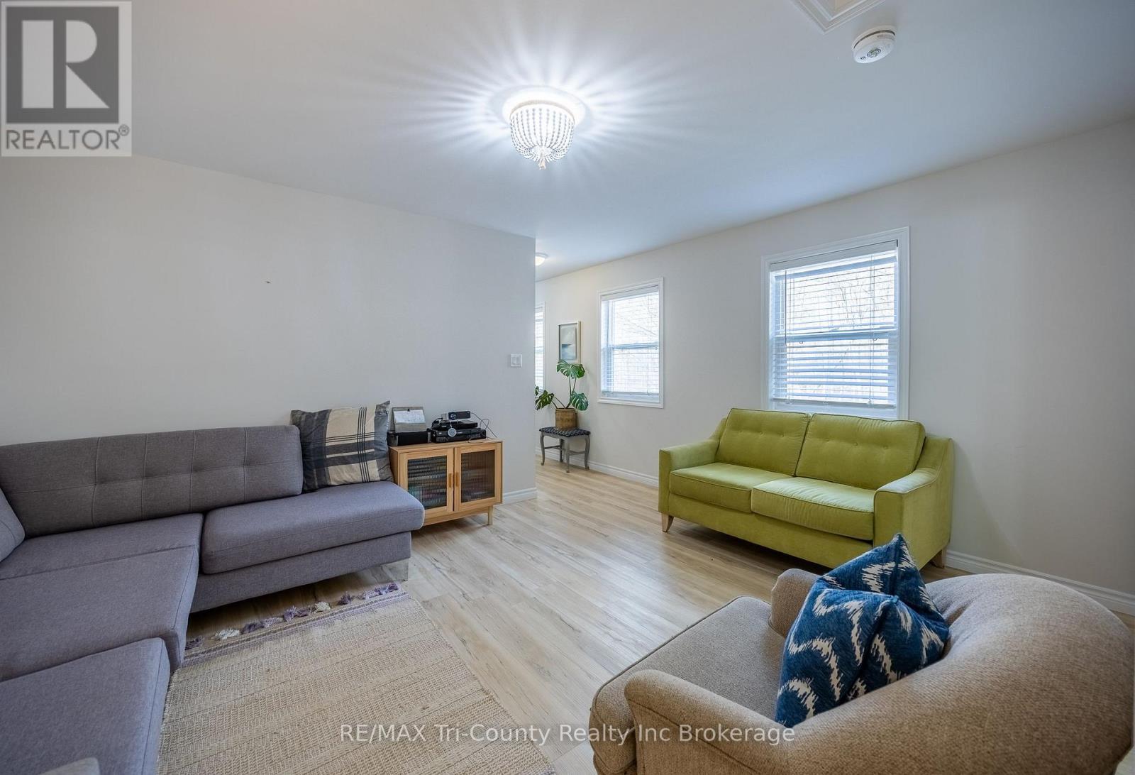 6 ADDISON STREET - 22