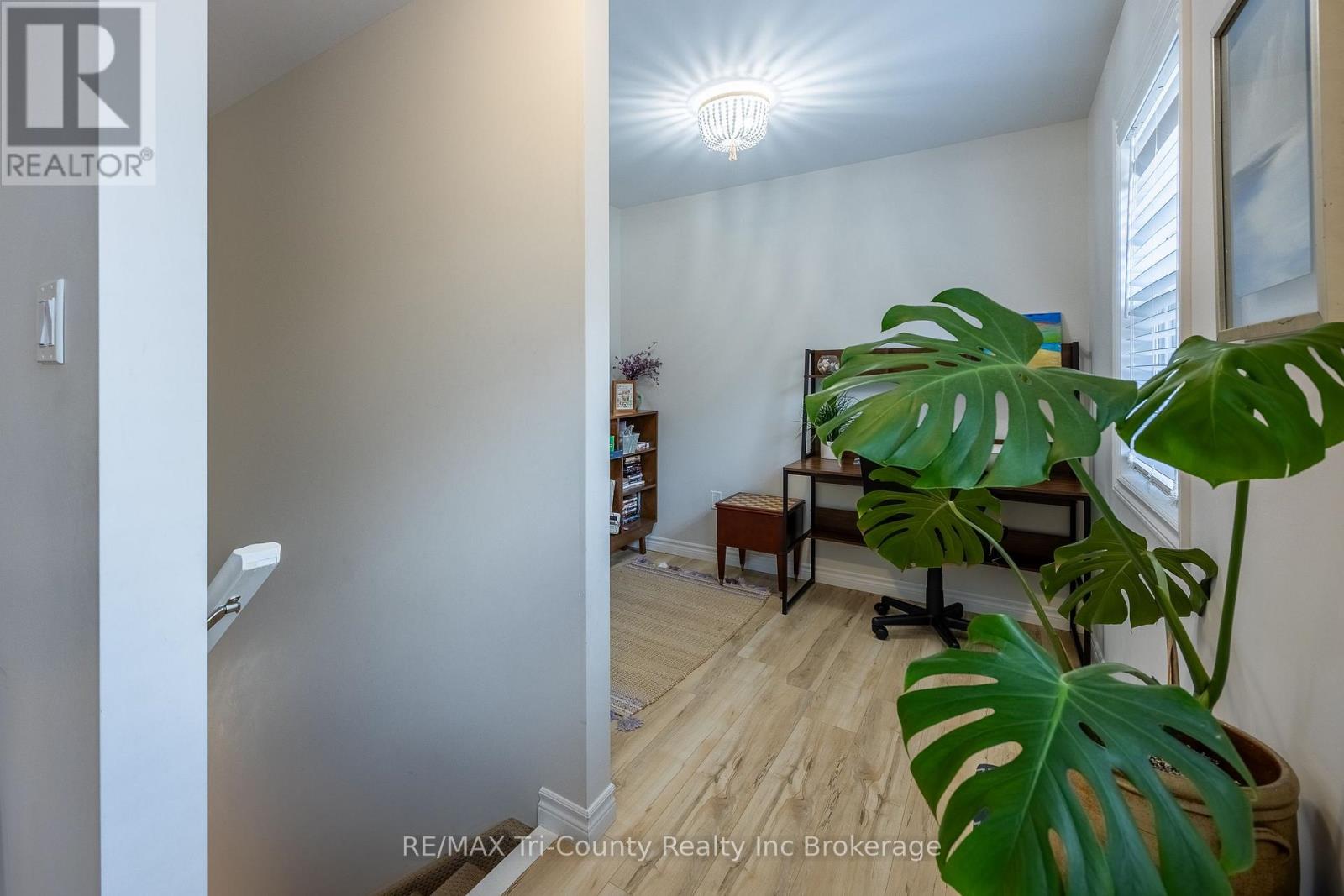 6 ADDISON STREET - 27