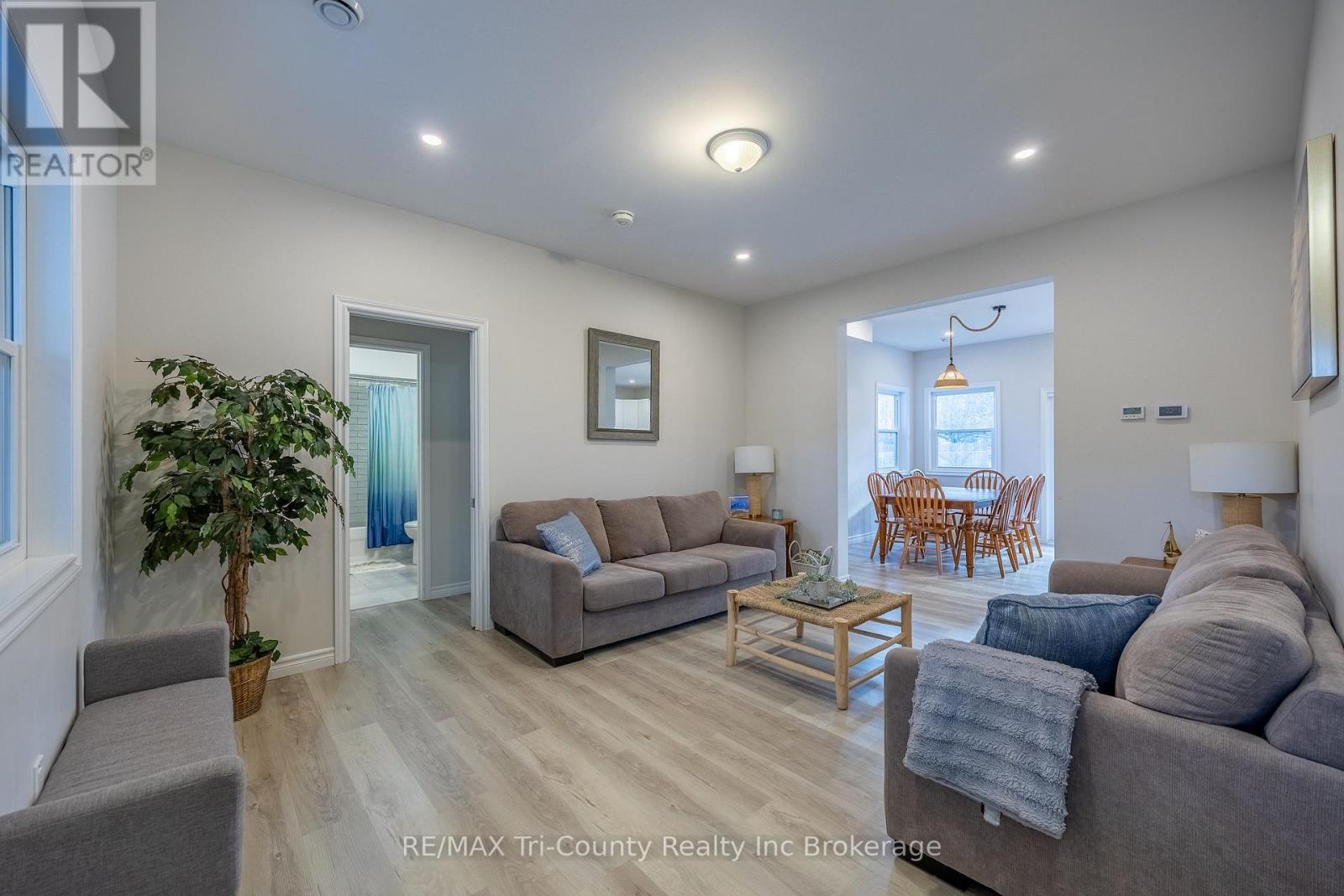 6 ADDISON STREET - 3