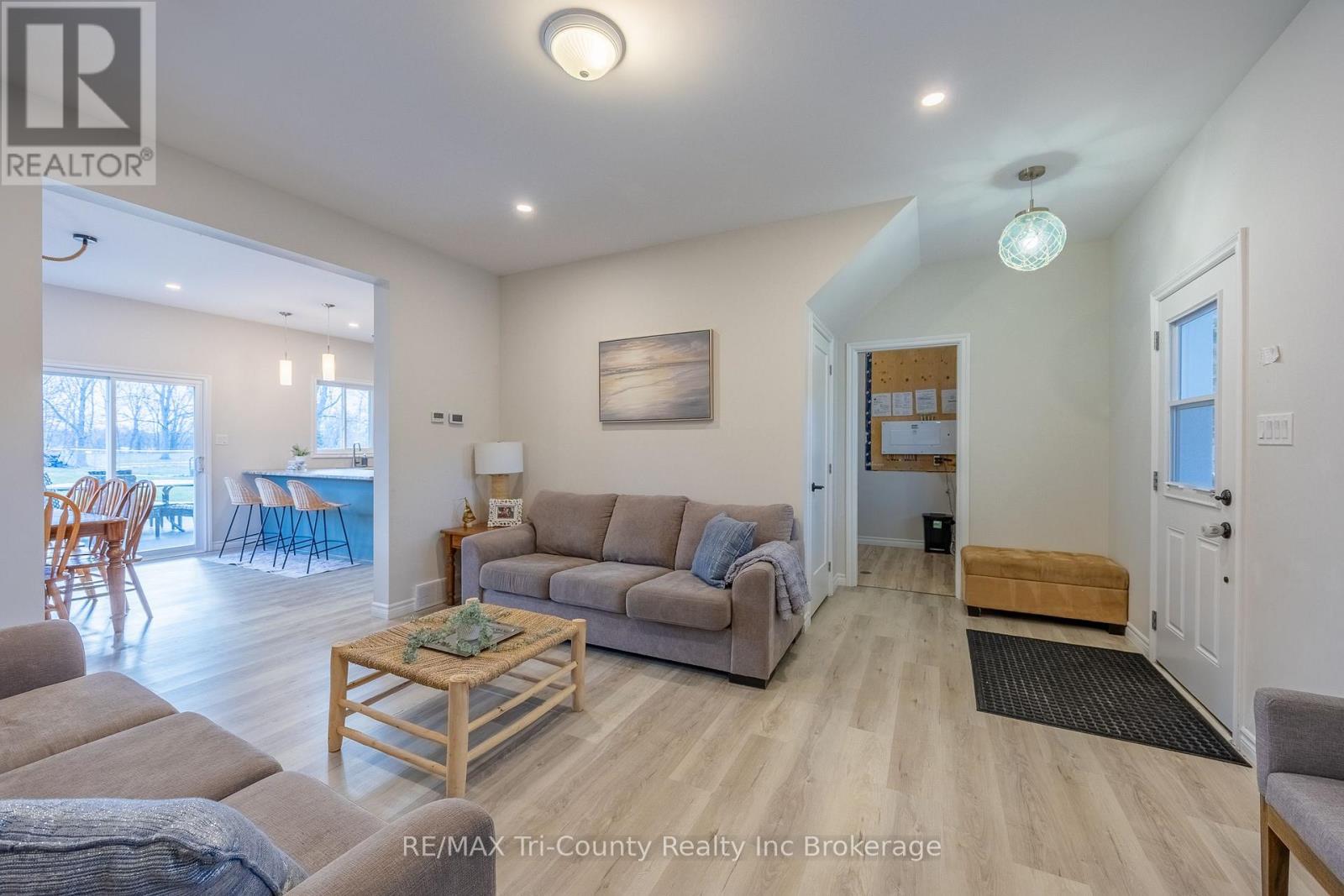 6 ADDISON STREET - 5