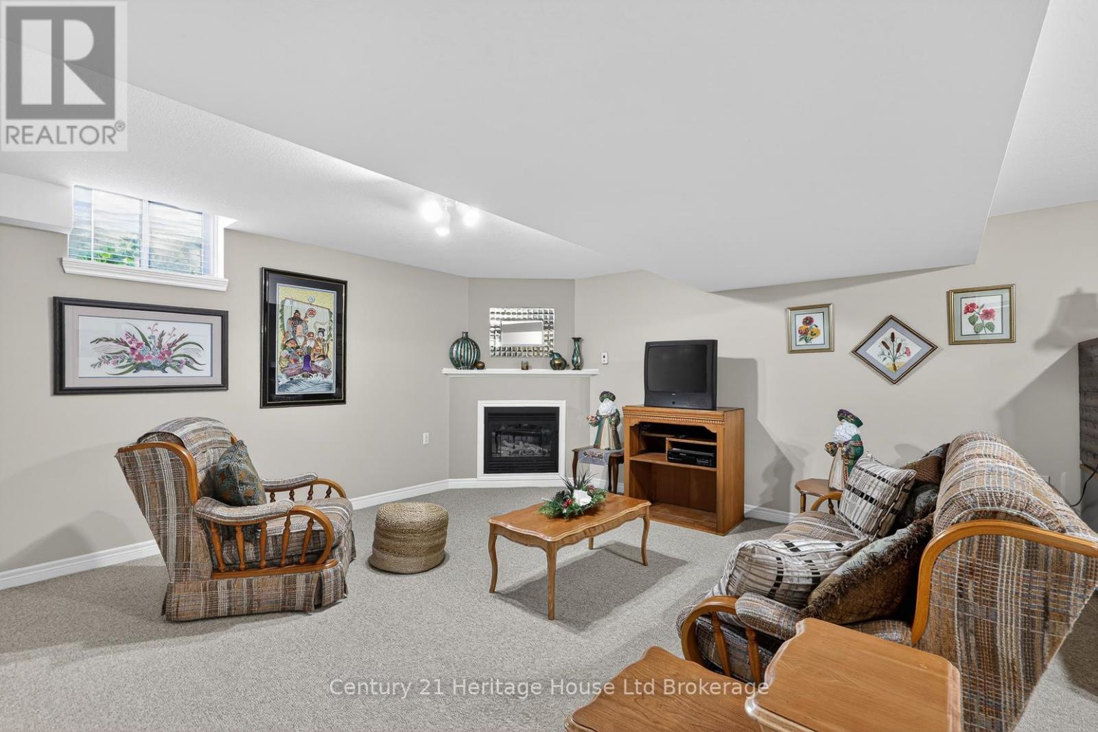 #13 450 LAKEVIEW DRIVE - Image 22