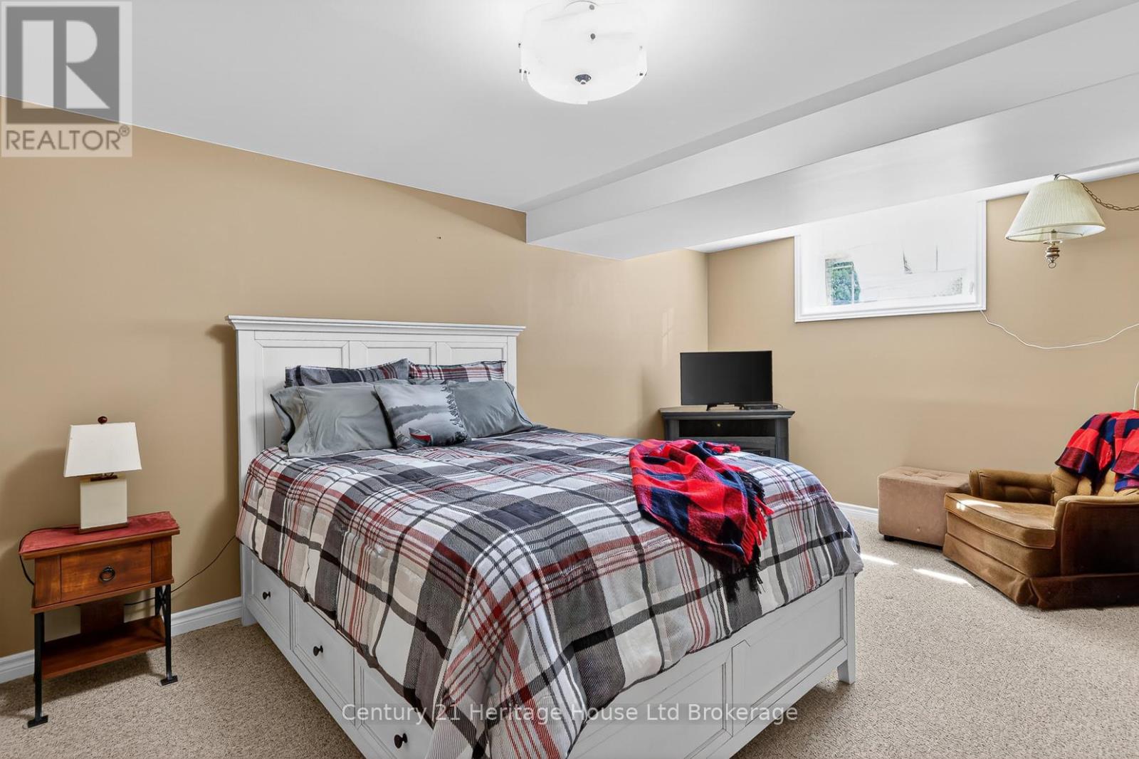 #13 450 LAKEVIEW DRIVE - Image 26