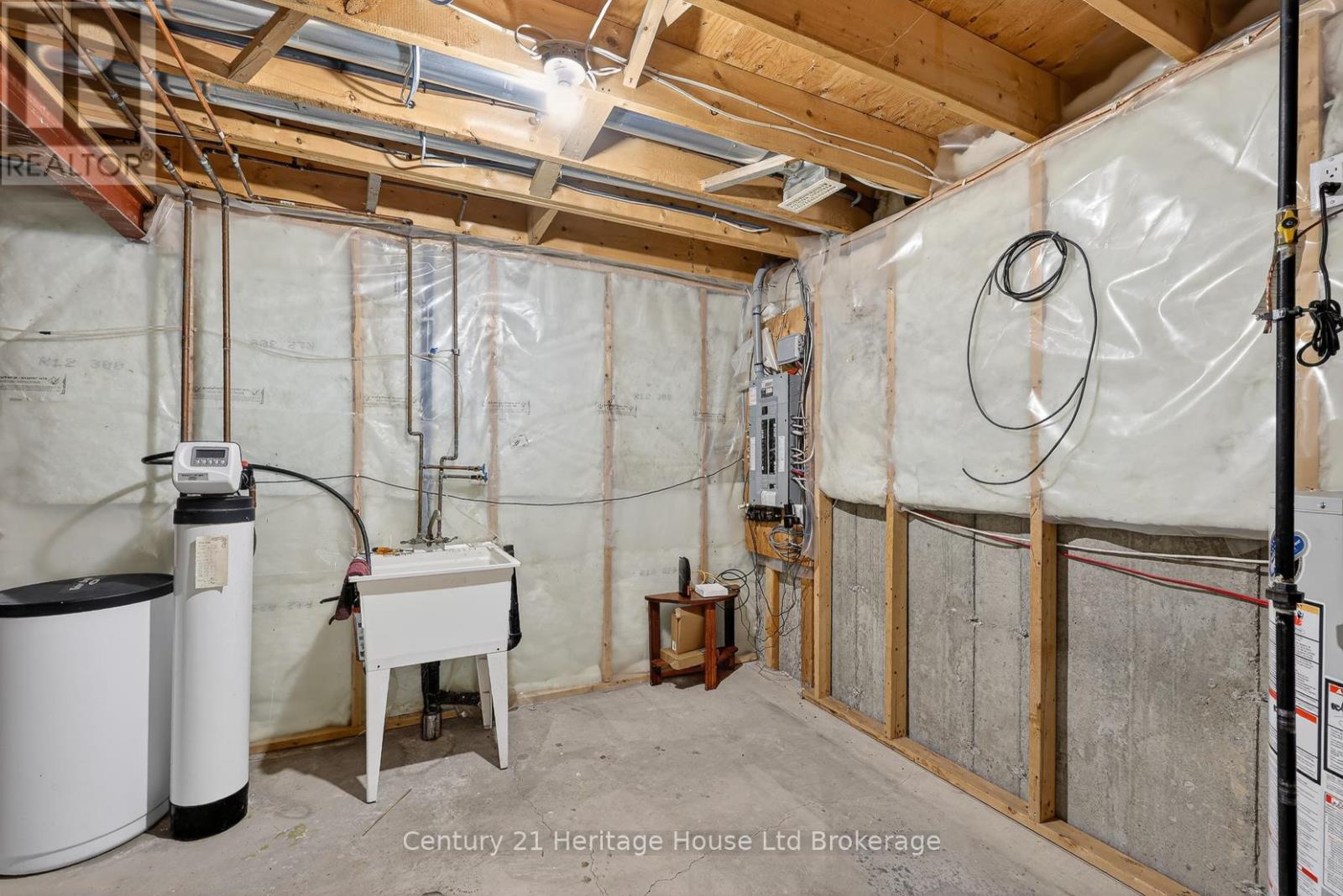 #13 450 LAKEVIEW DRIVE - Image 37