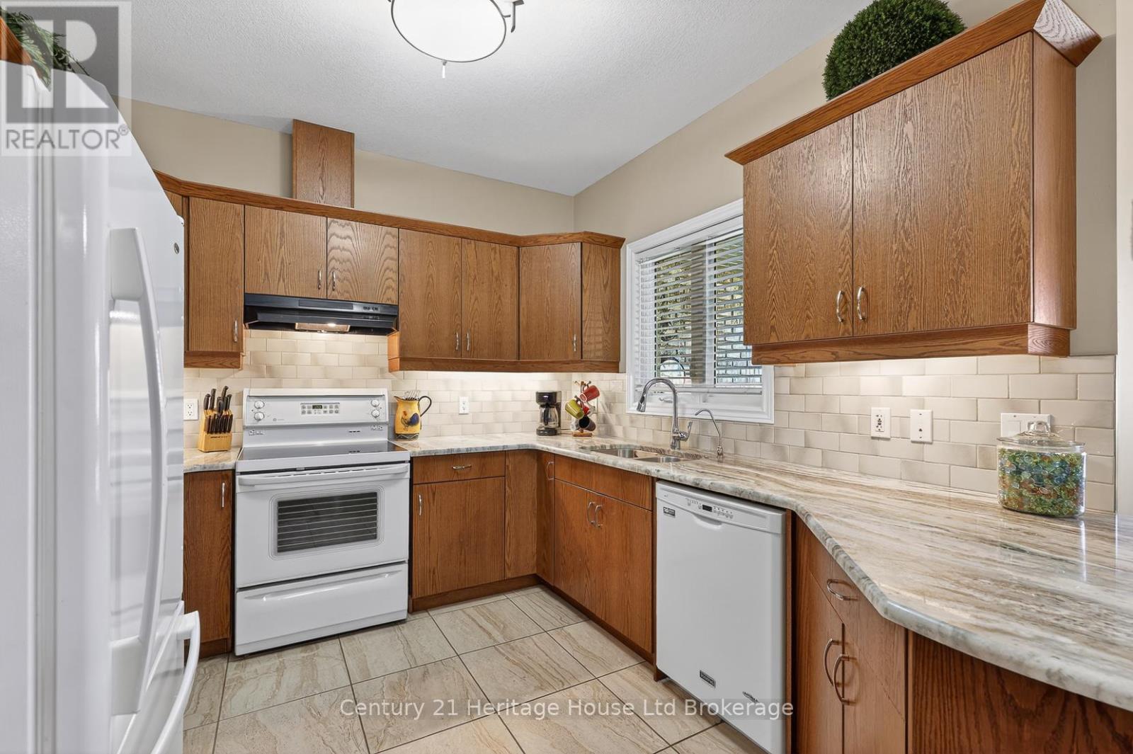#13 450 LAKEVIEW DRIVE - Image 7