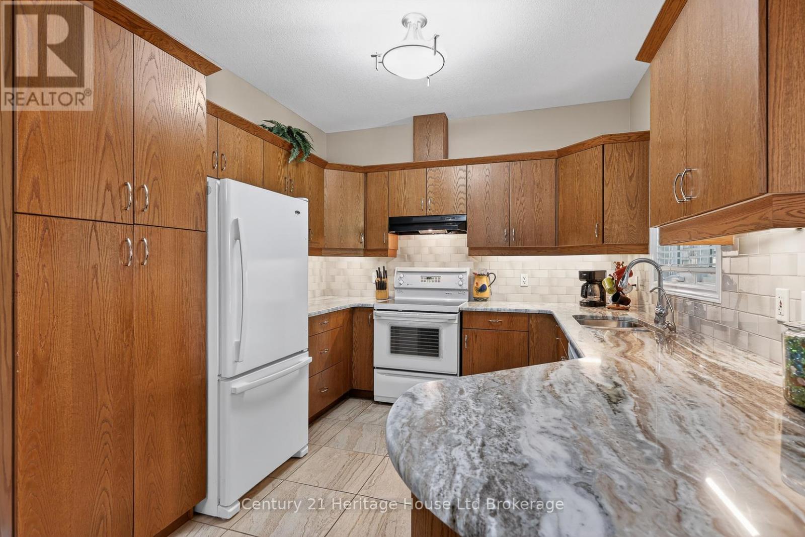#13 450 LAKEVIEW DRIVE - Image 8