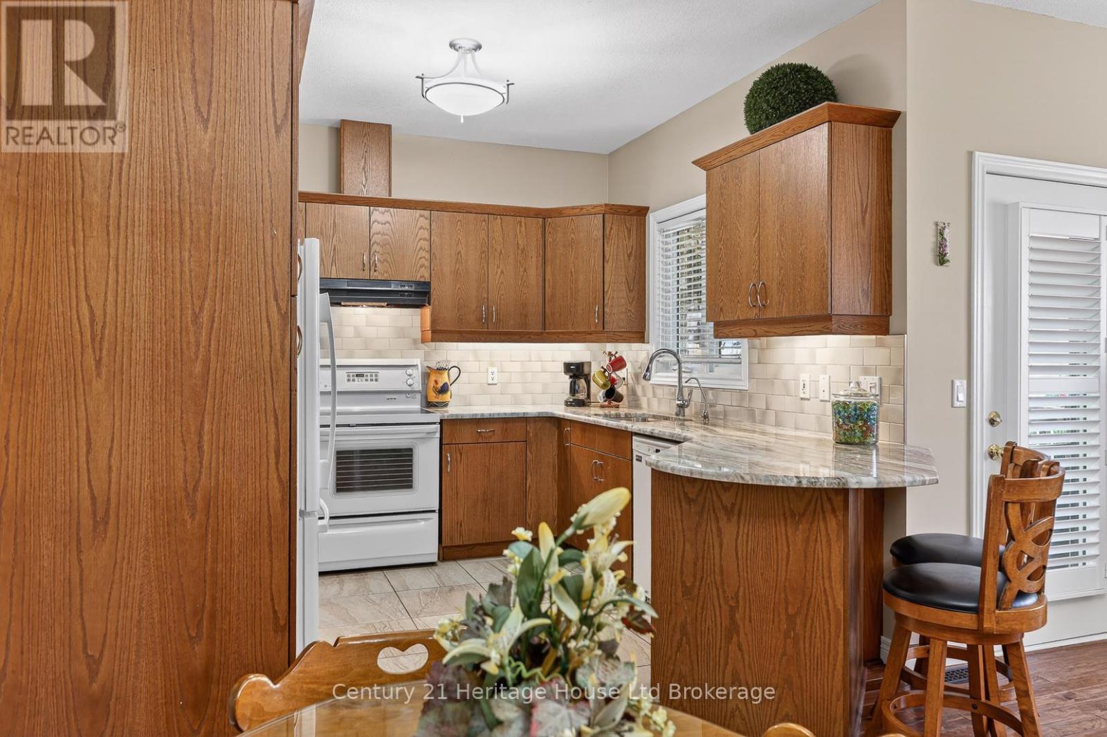 #13 450 LAKEVIEW DRIVE - Image 9