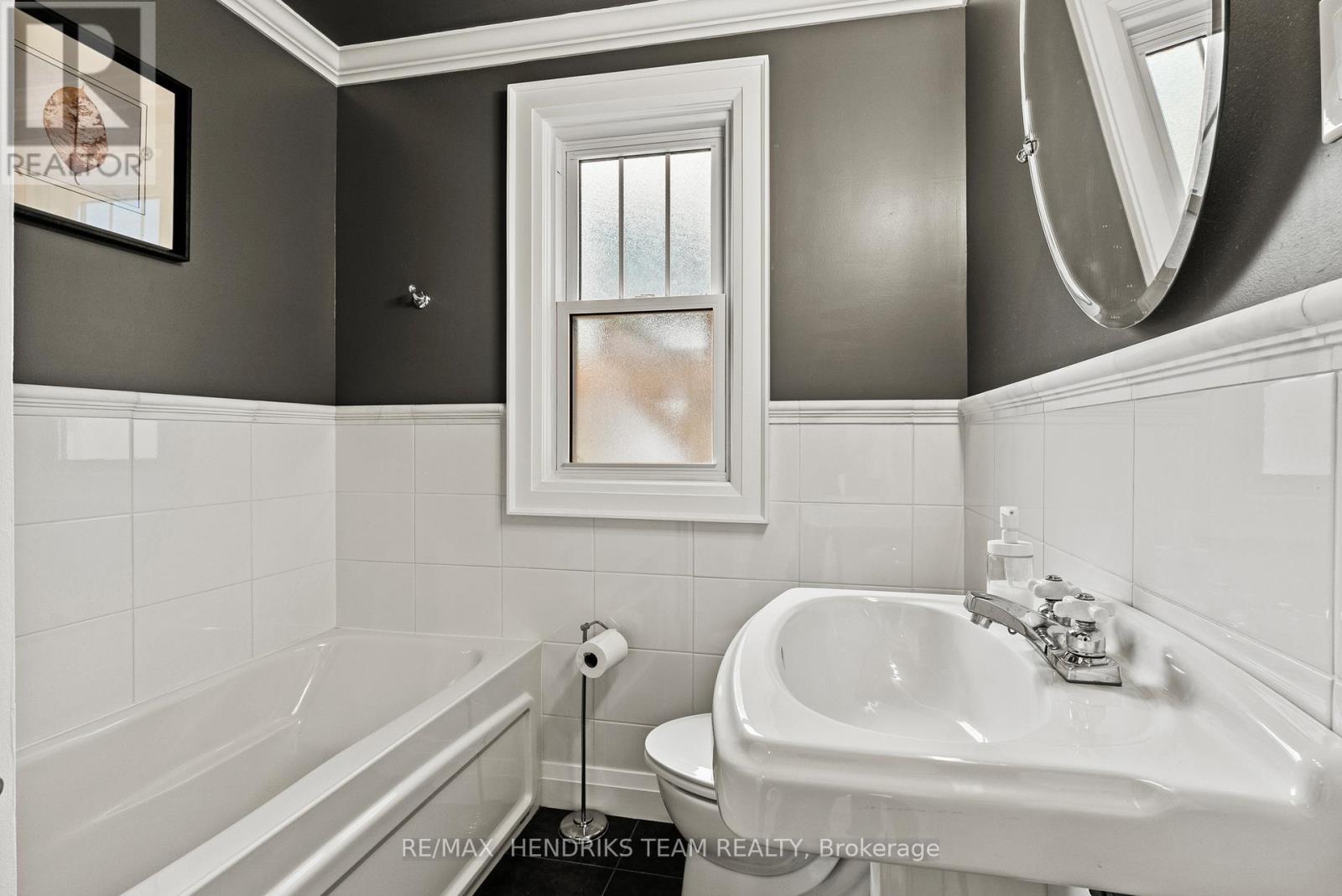 540 NIAGARA STREET - 19