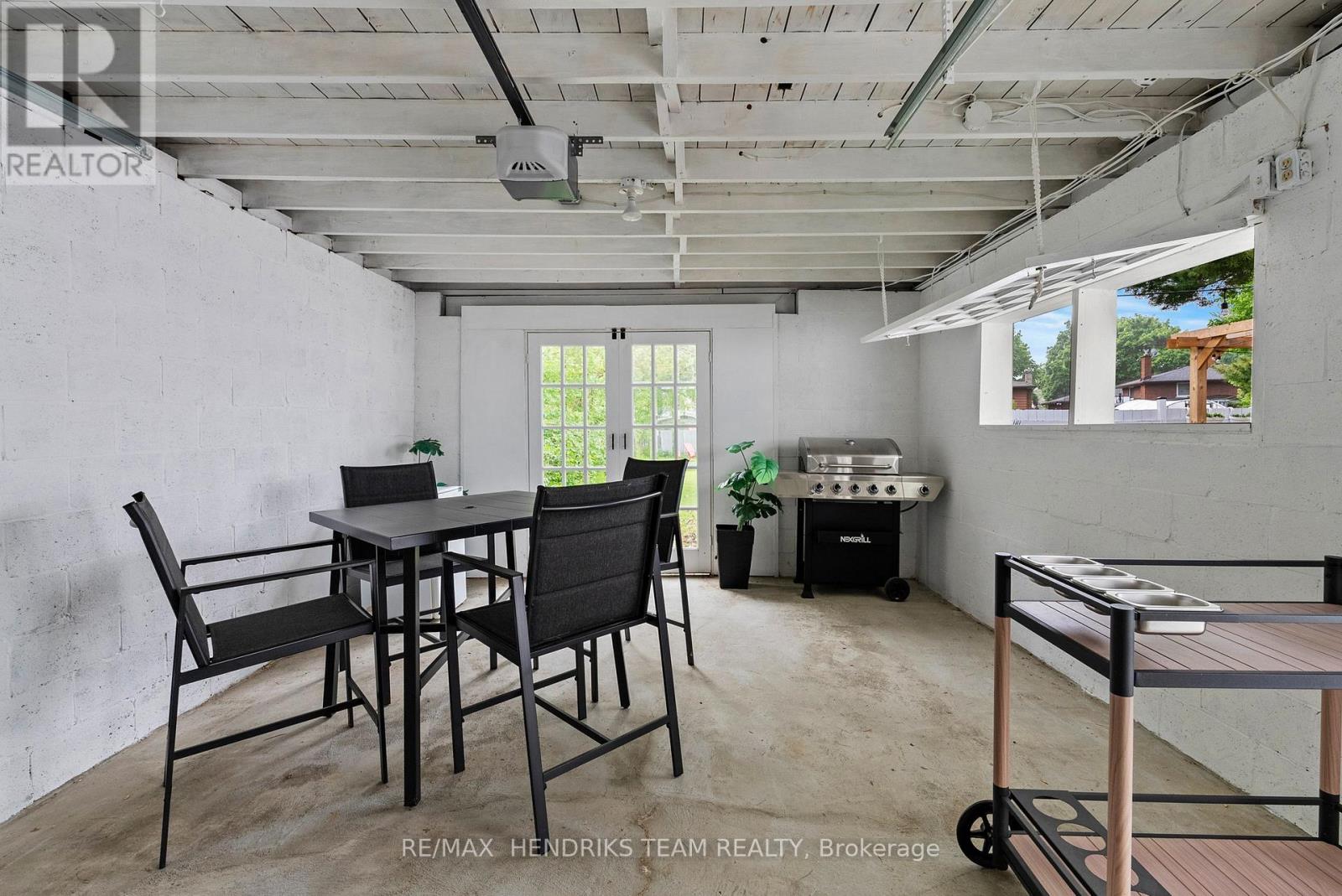 540 NIAGARA STREET - 32