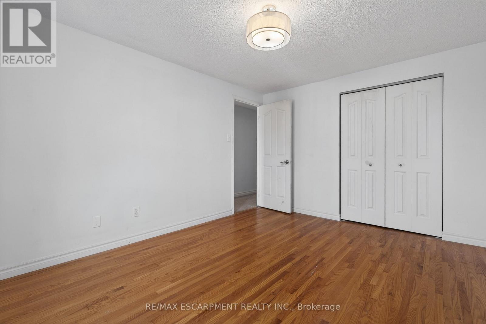 #31 2700 BARTON STREET E - 20