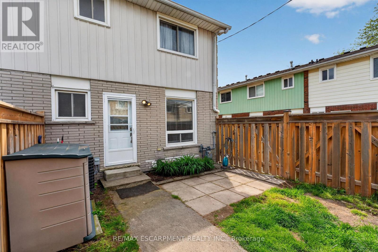 #31 2700 BARTON STREET E - 30