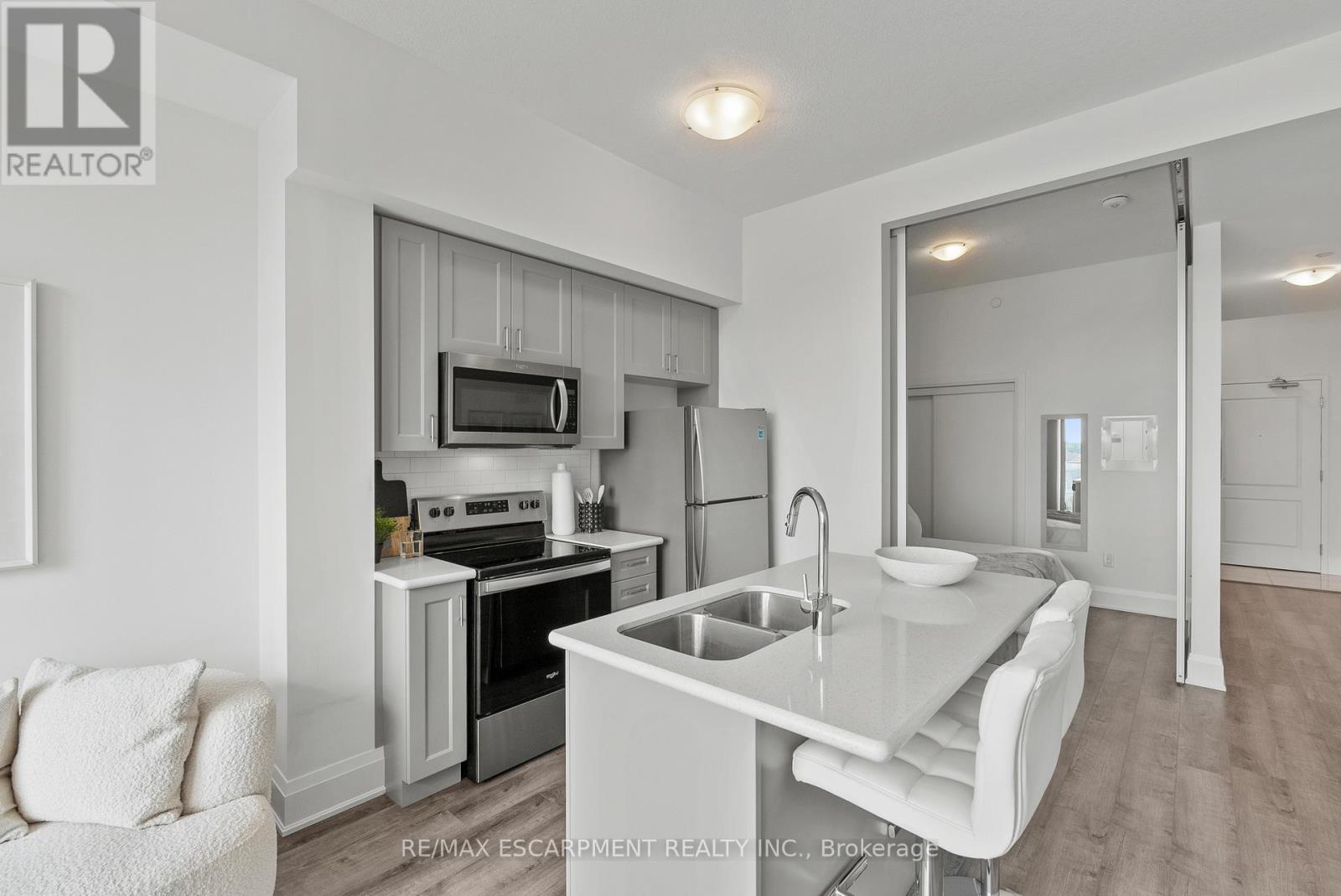#417 450 DUNDAS STREET E - 11