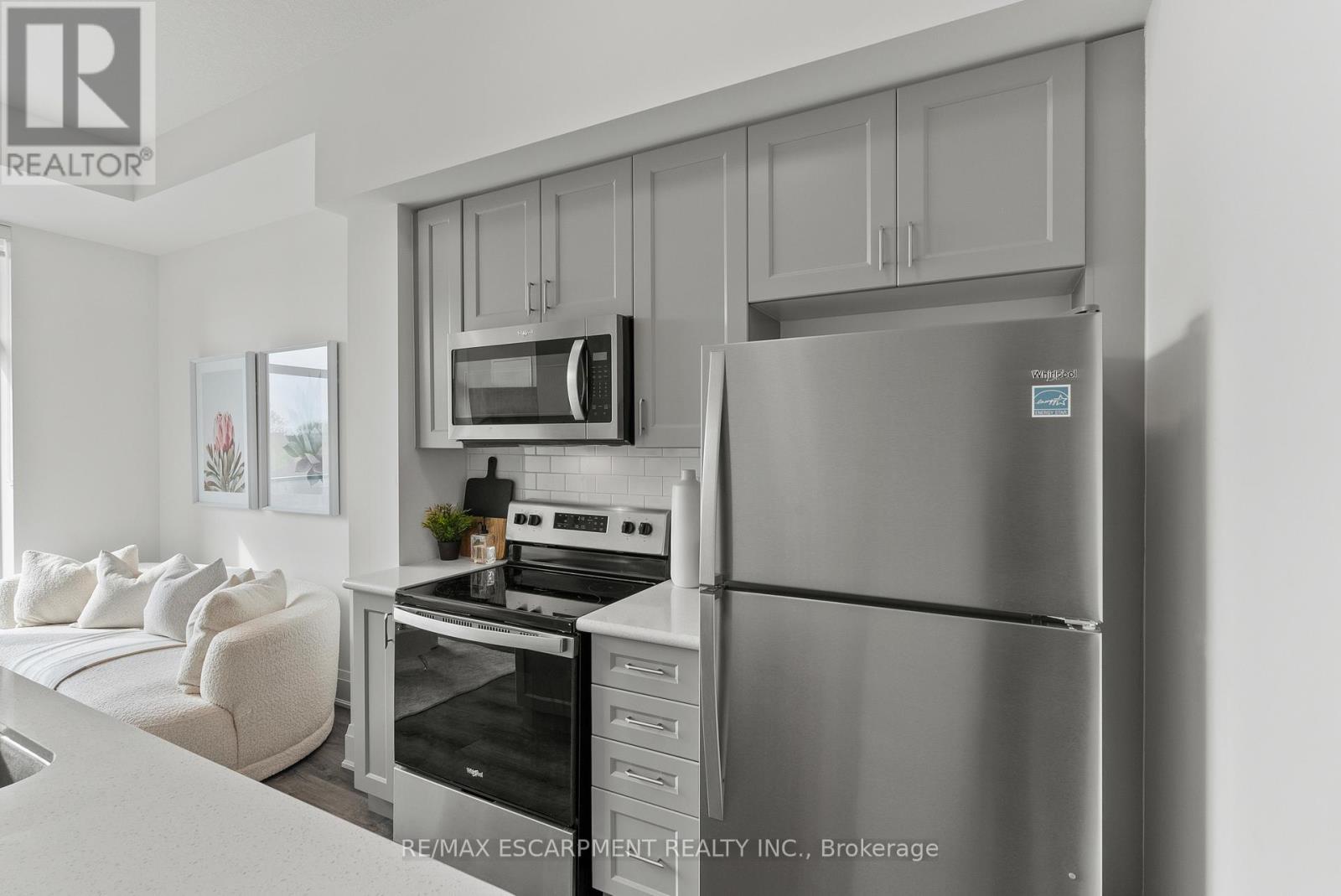 #417 450 DUNDAS STREET E - 12