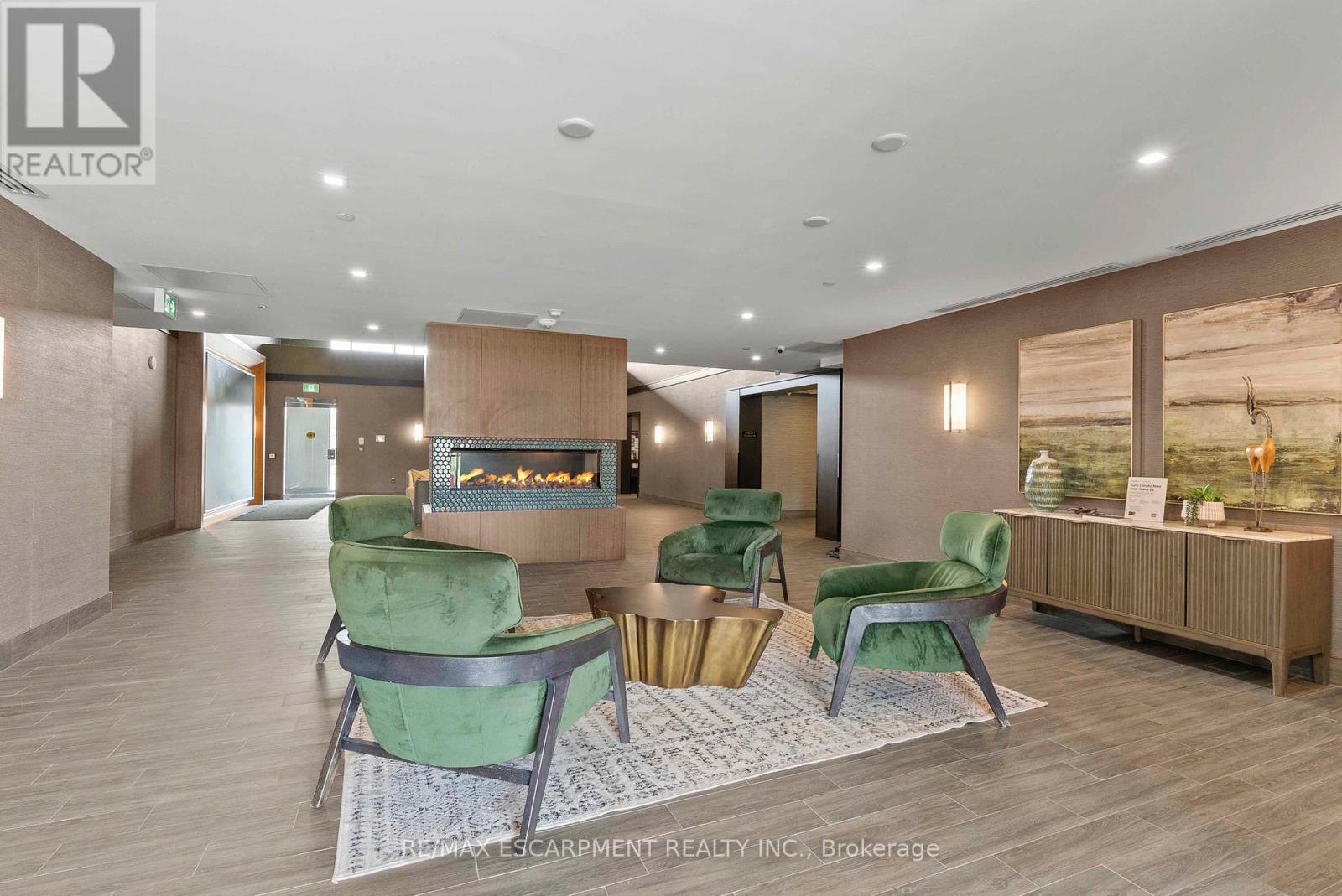 #417 450 DUNDAS STREET E - 5