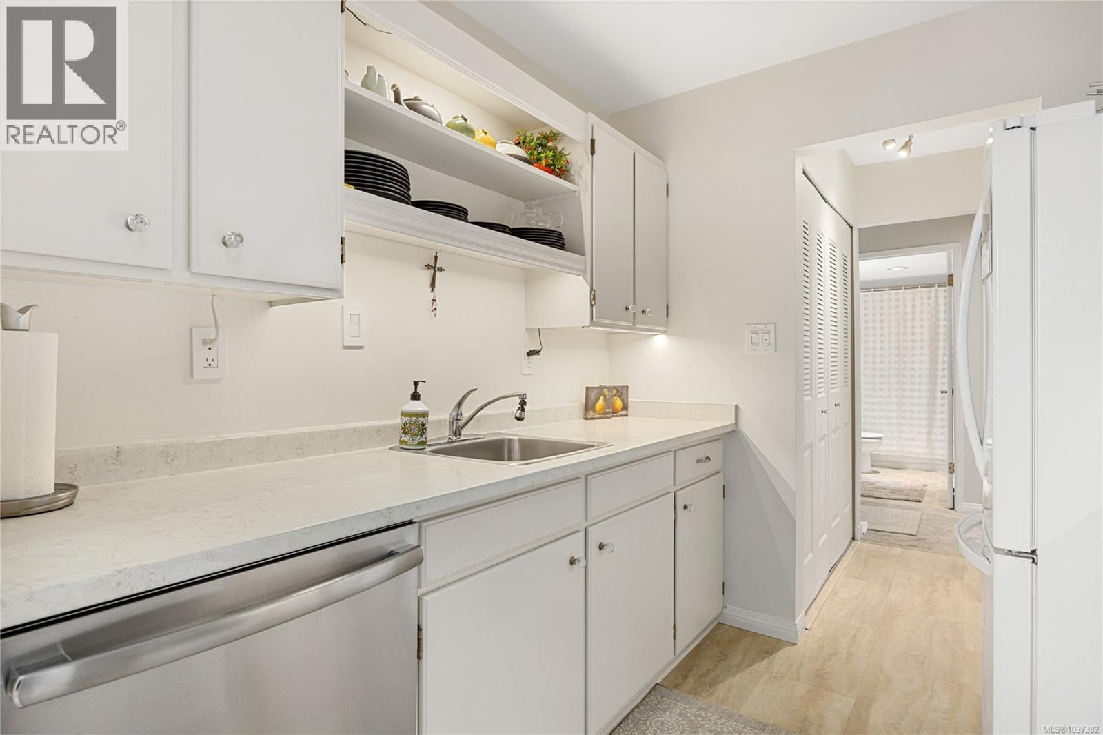 210 3962 Cedar Hill Rd, Saanich