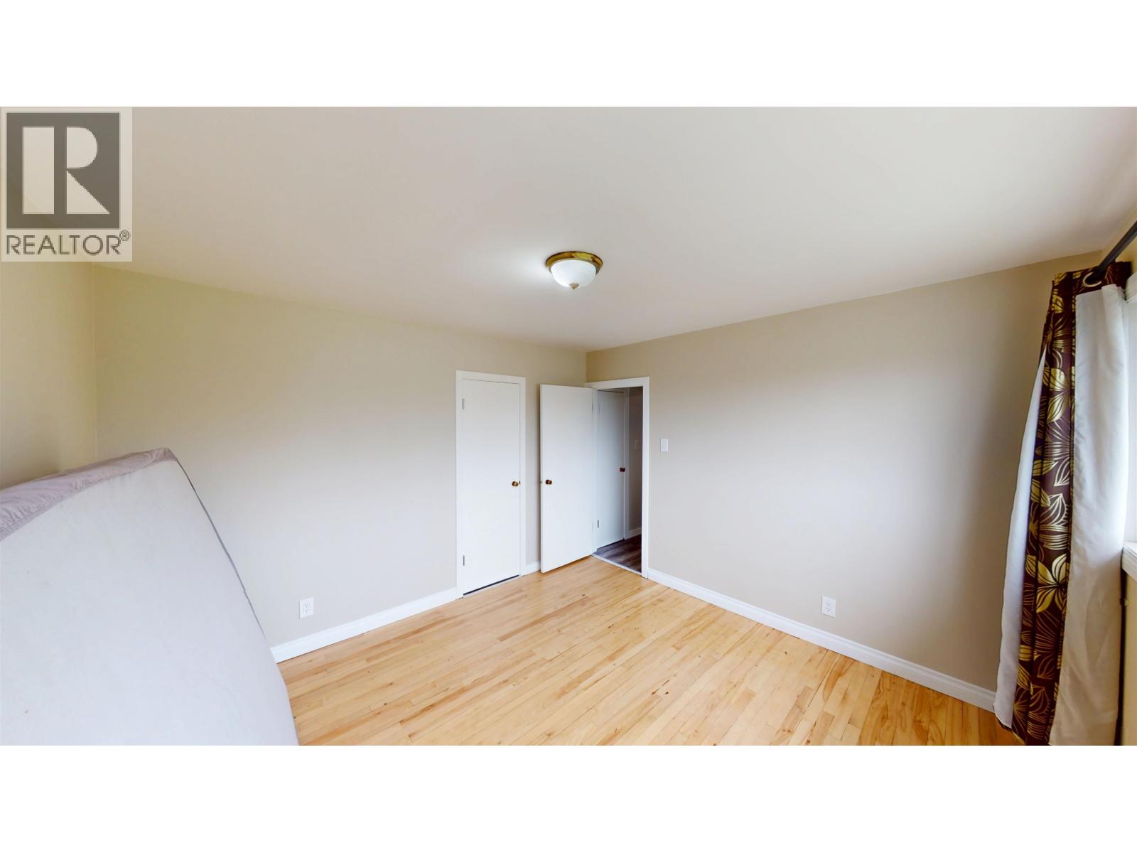 9519 99 AVENUE - 11