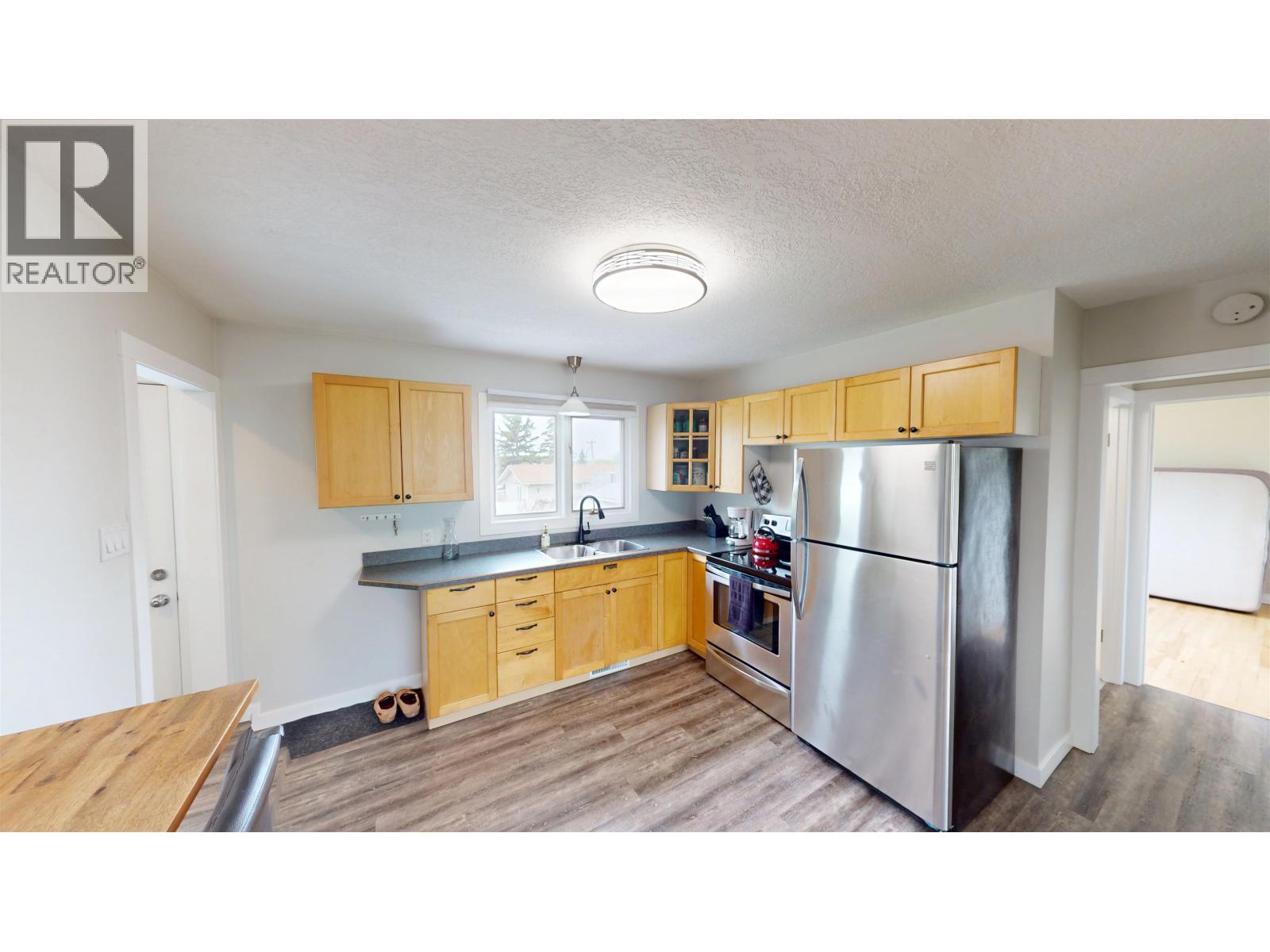 9519 99 AVENUE - 8