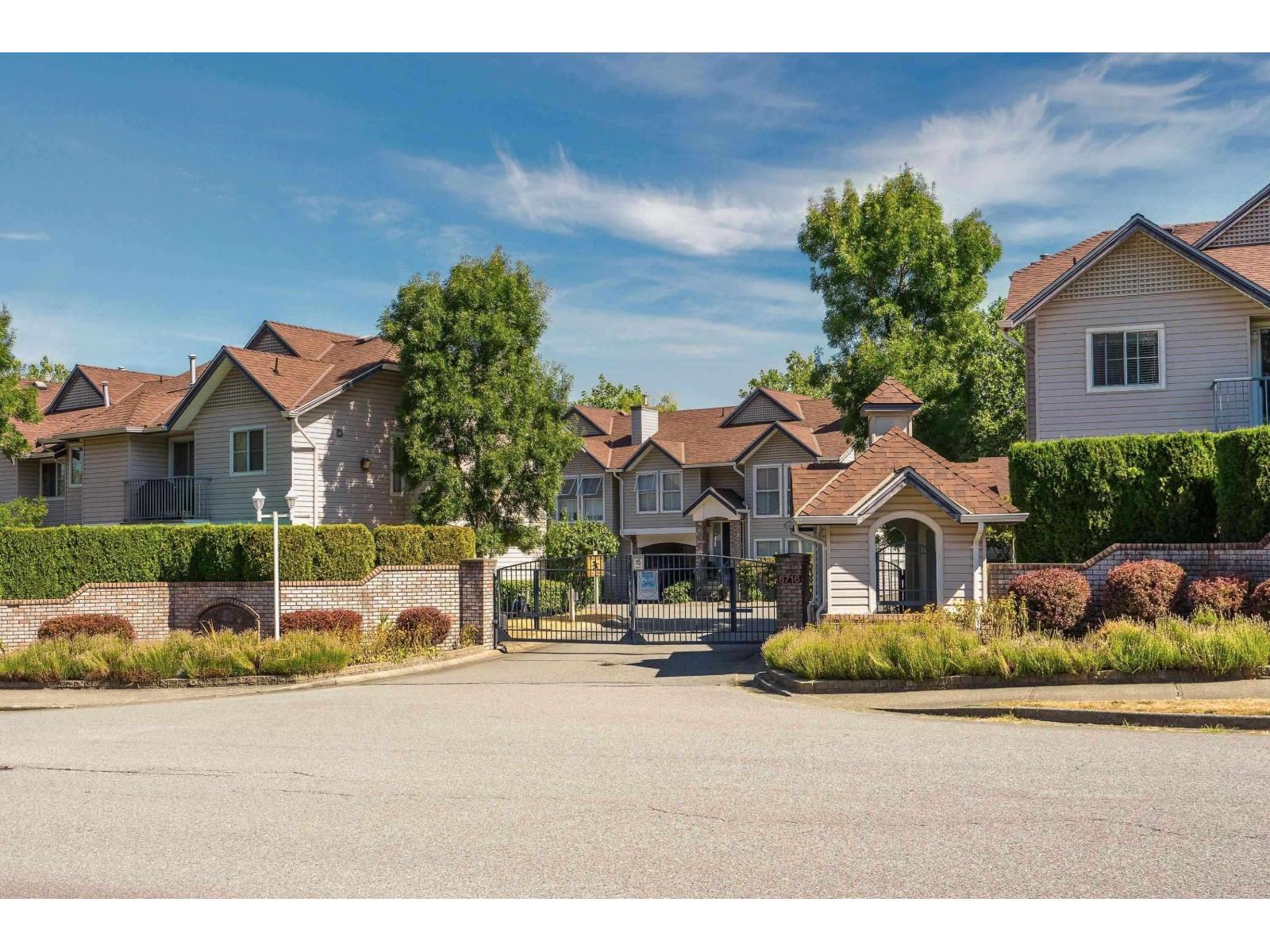 93 8716 WALNUT GROVE DRIVE, Langley