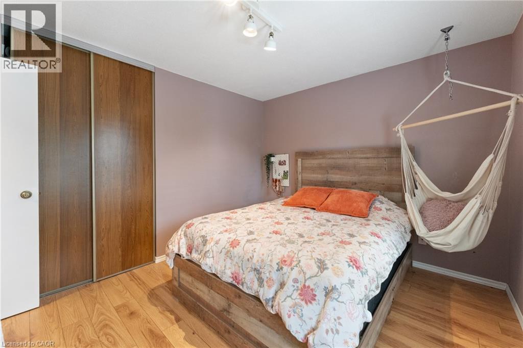 383 BRANTWOOD PARK Road - 27
