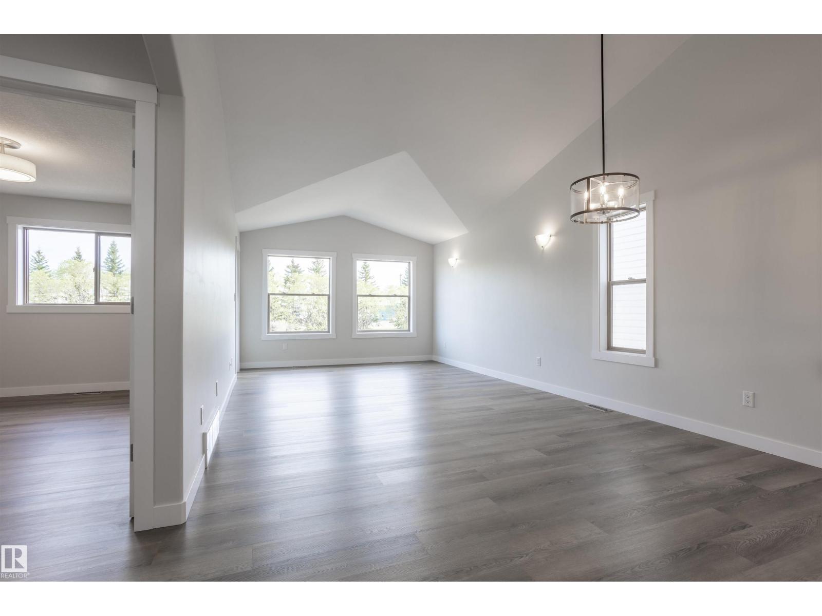 738 KANANASKIS DR — photo 10
