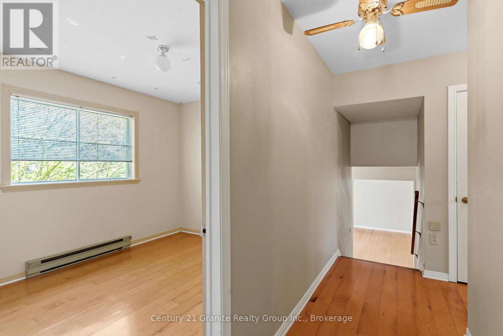 117 RIVERSIDE DRIVE E - Image 19