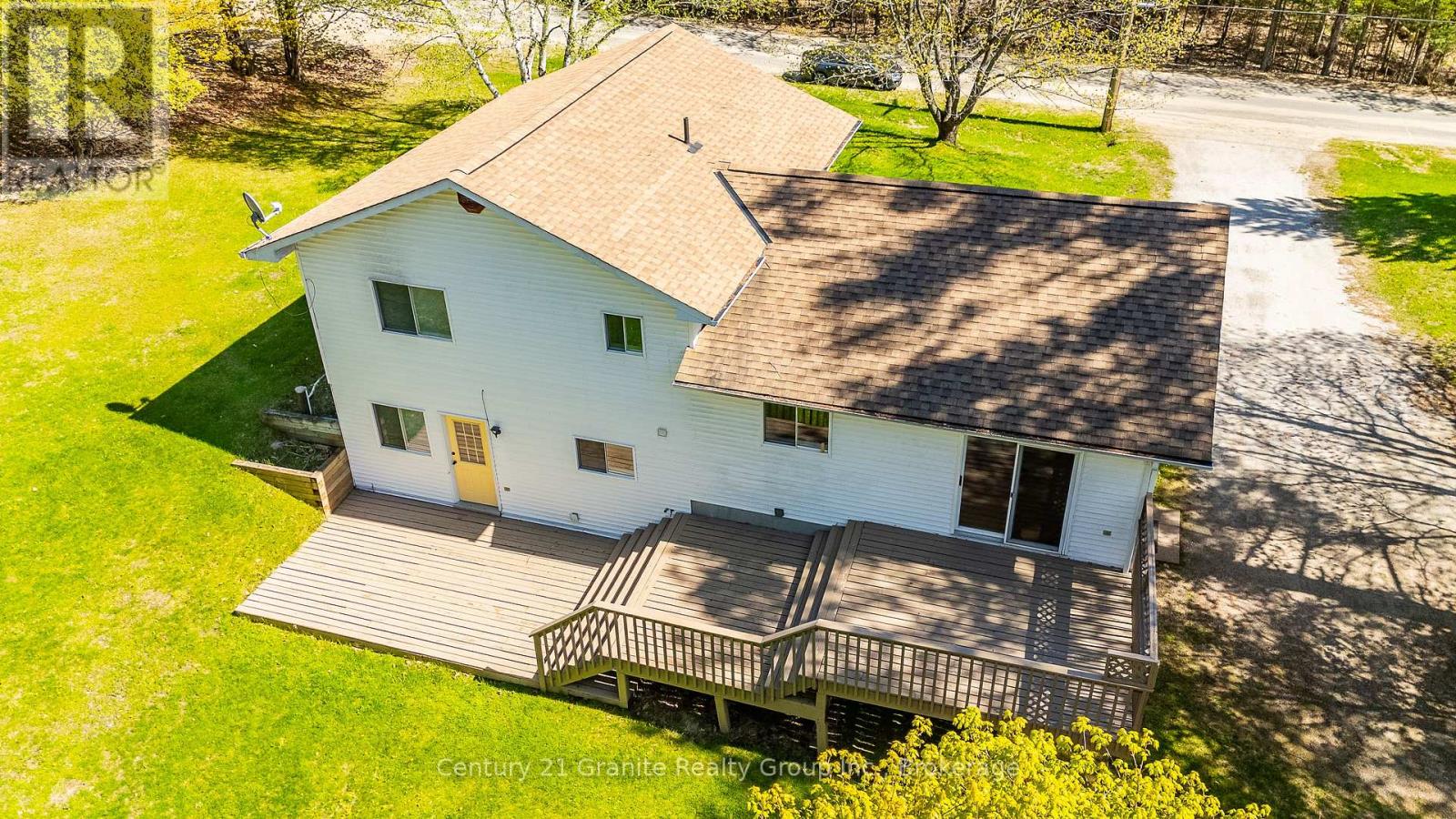117 RIVERSIDE DRIVE E - 2