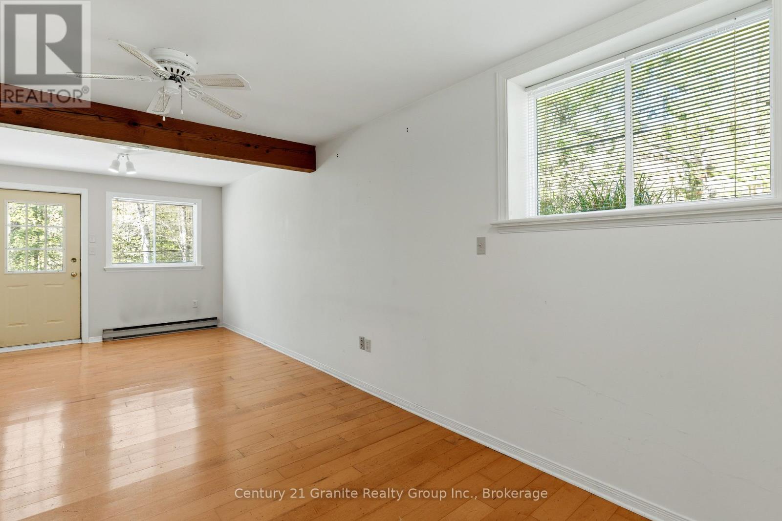 117 RIVERSIDE DRIVE E - Image 31