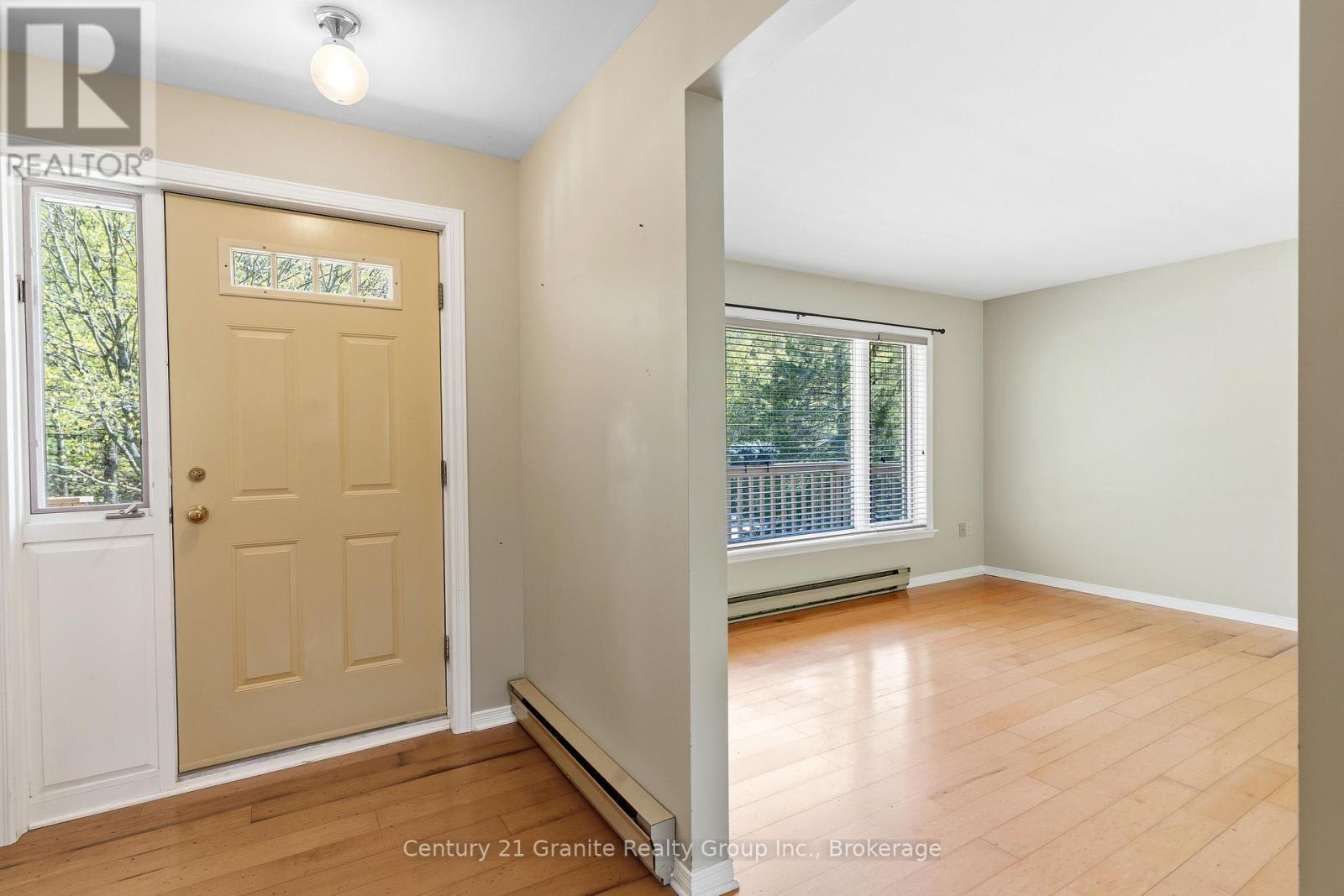 117 RIVERSIDE DRIVE E - Image 6