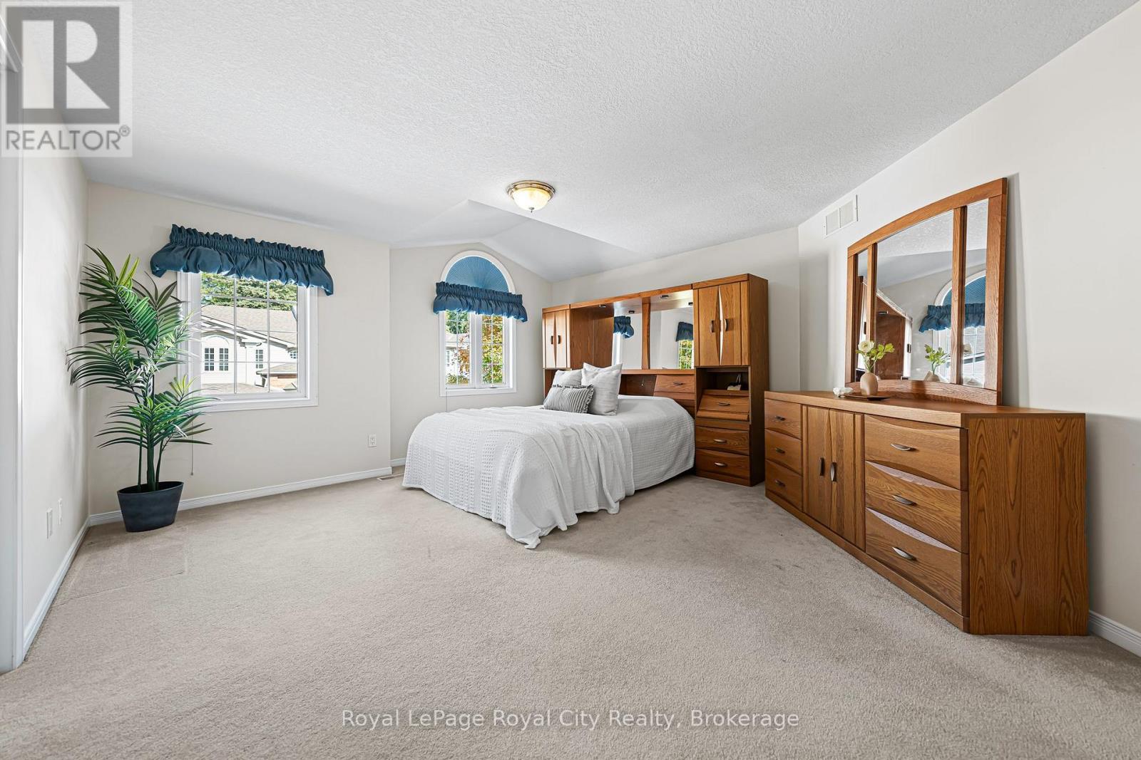 #7 784 GORDON STREET - 12