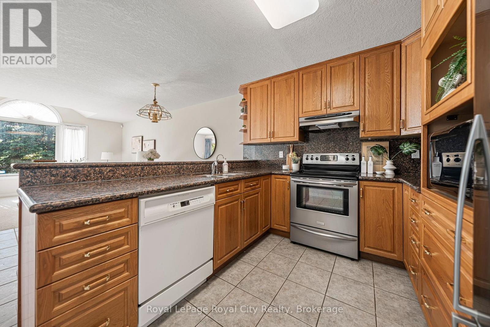 #7 784 GORDON STREET - 7