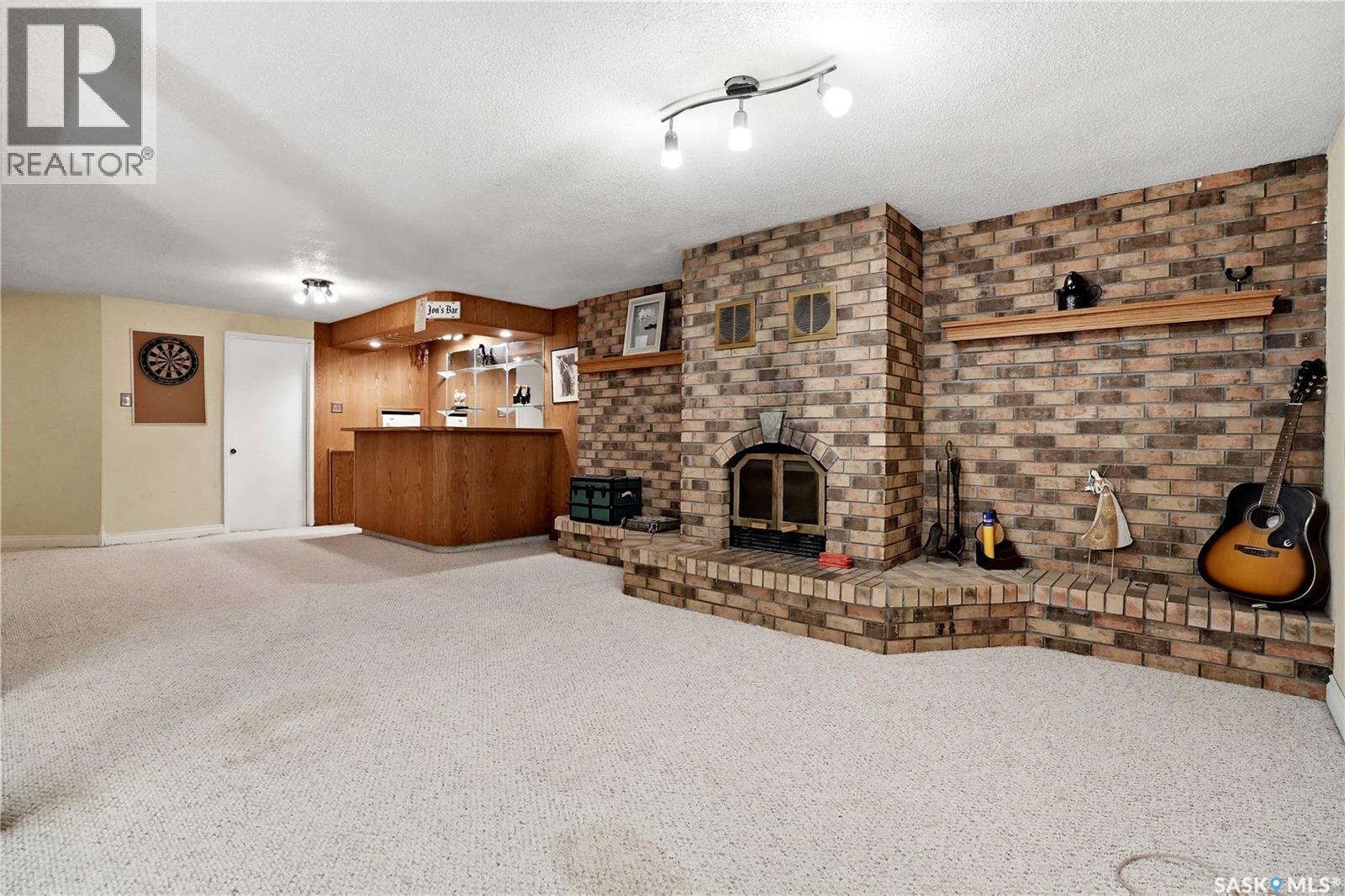 1009 Corman CRESCENT - 28
