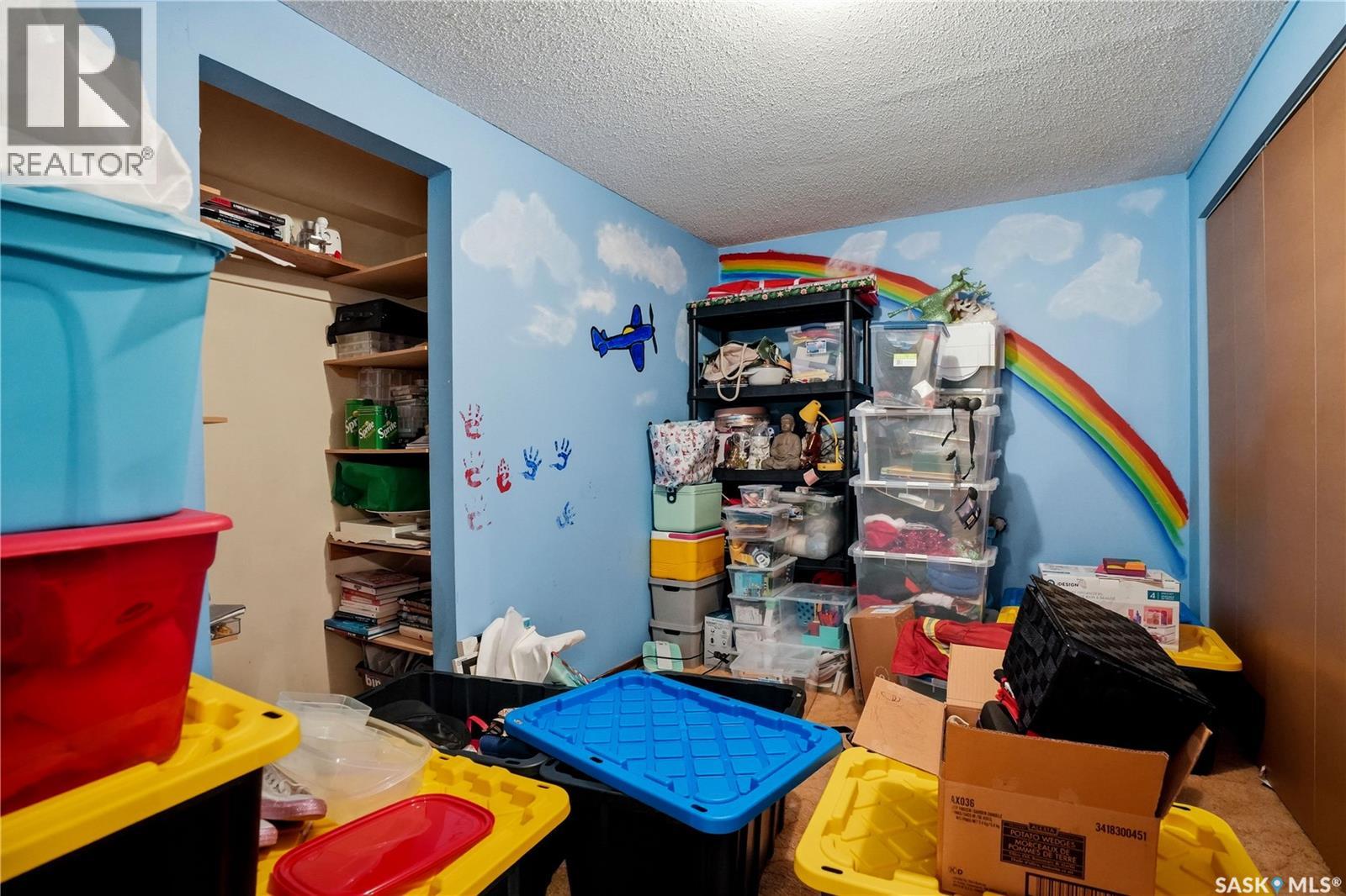 1009 Corman CRESCENT - 39