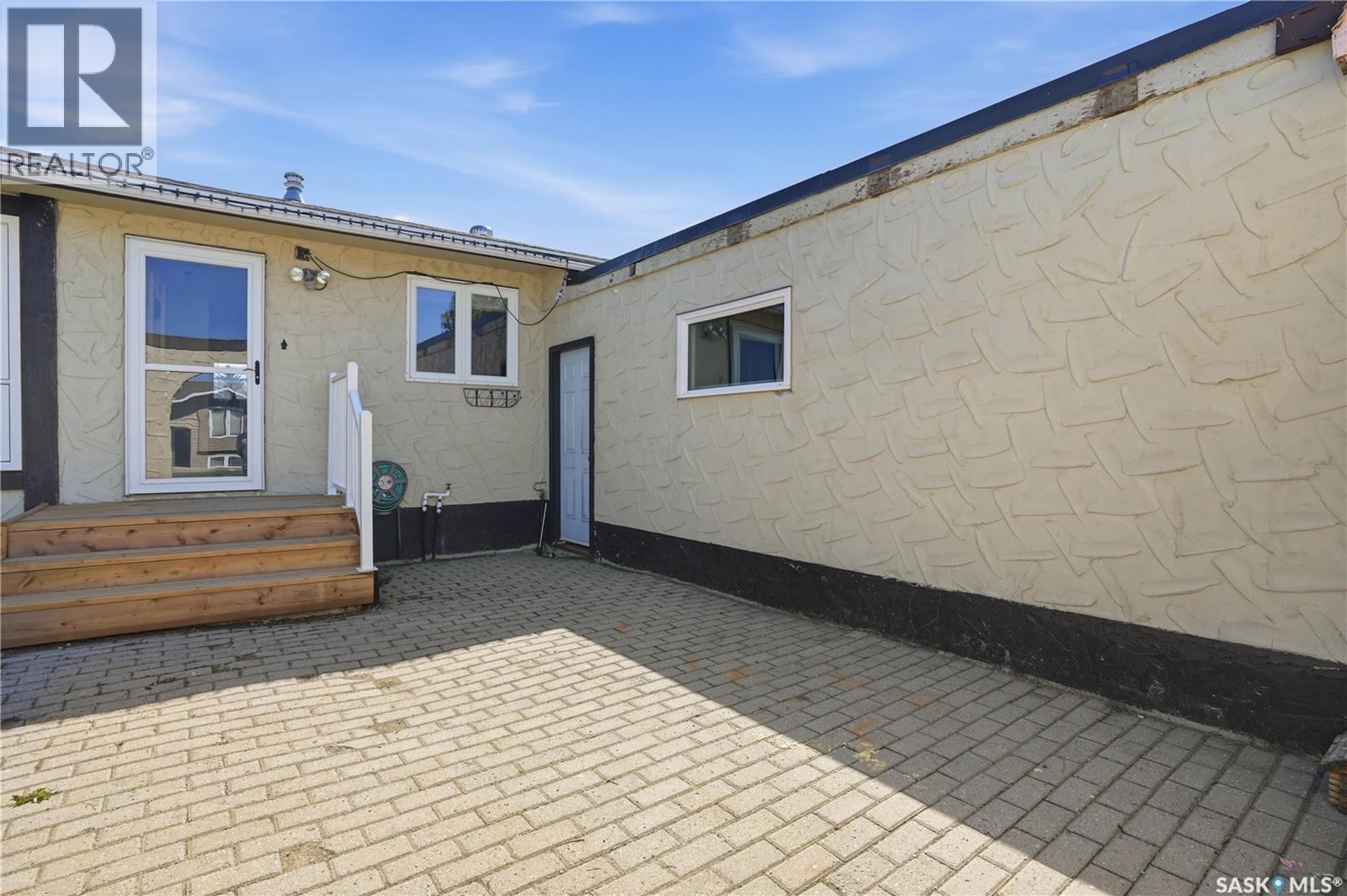 1009 Corman CRESCENT - 4