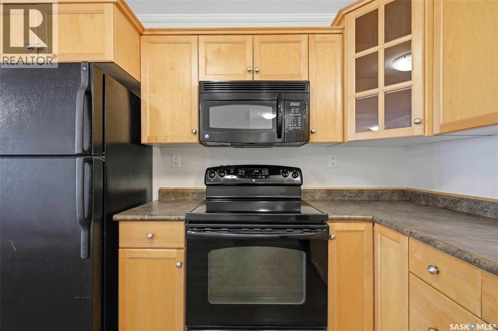 #703 1022 Hampton CIRCLE - 16