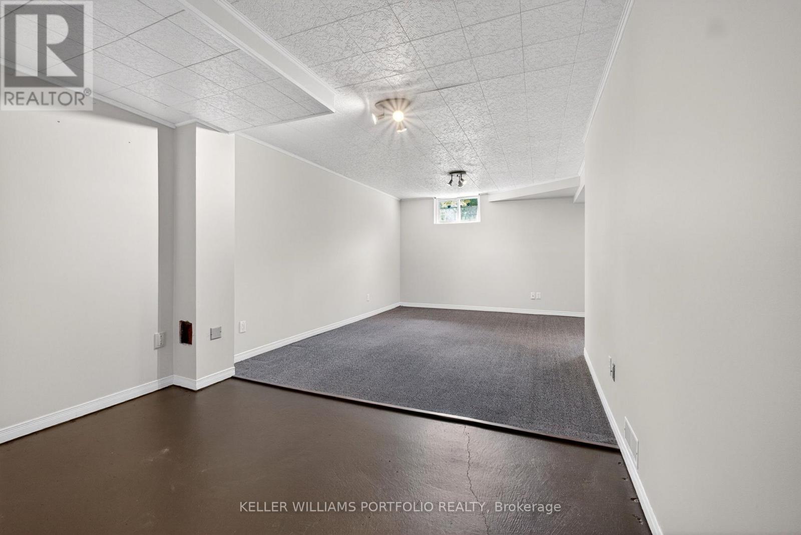 38 LAURELCREST STREET - 26