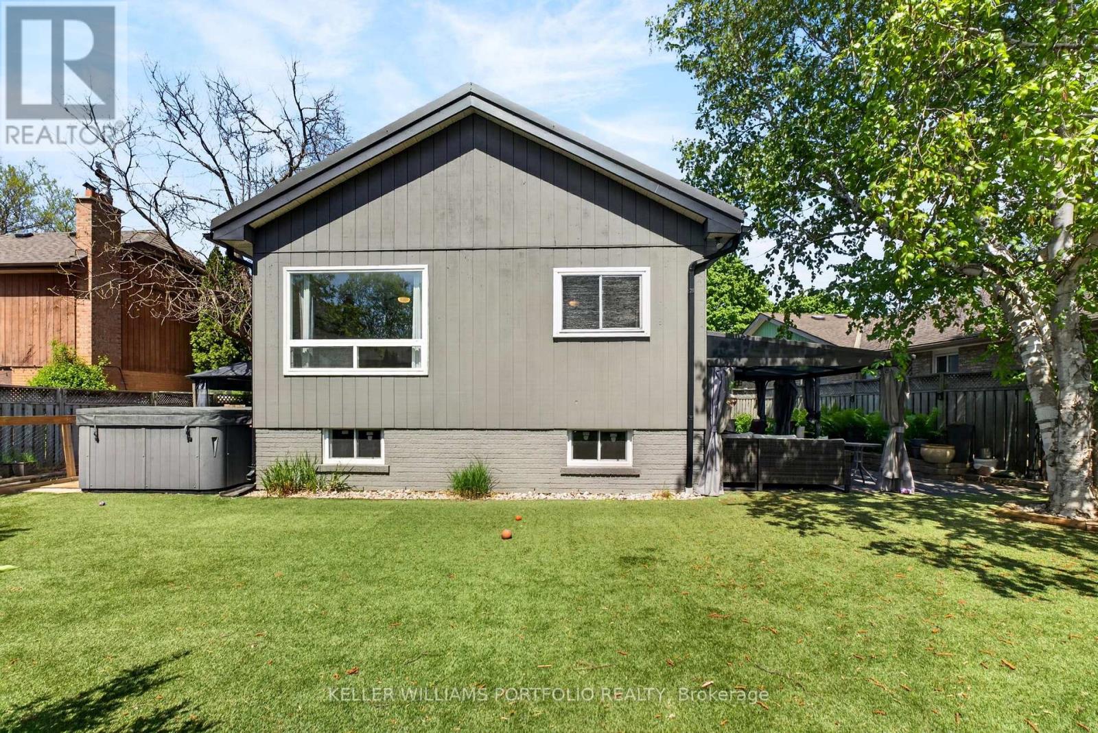 38 LAURELCREST STREET - 33