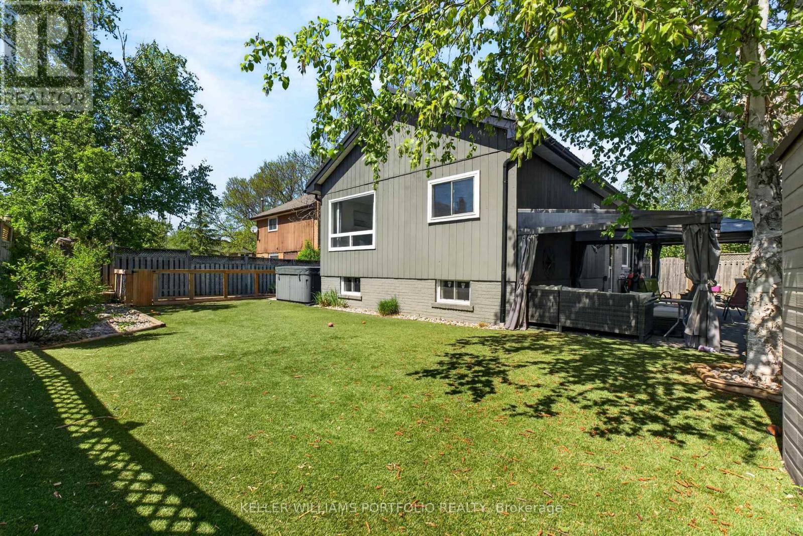 38 LAURELCREST STREET - 32