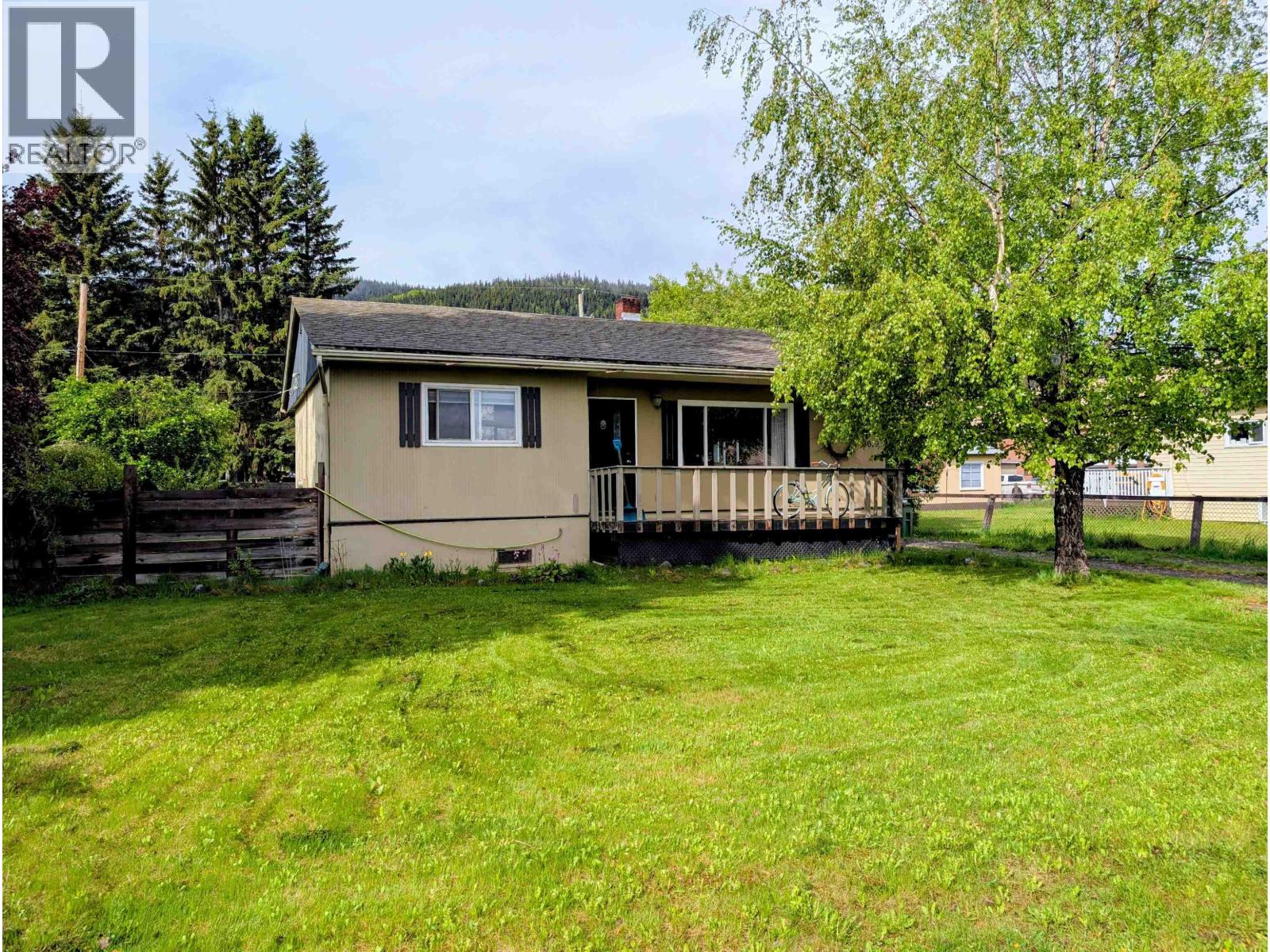 3679 BROADWAY AVENUE - 1
