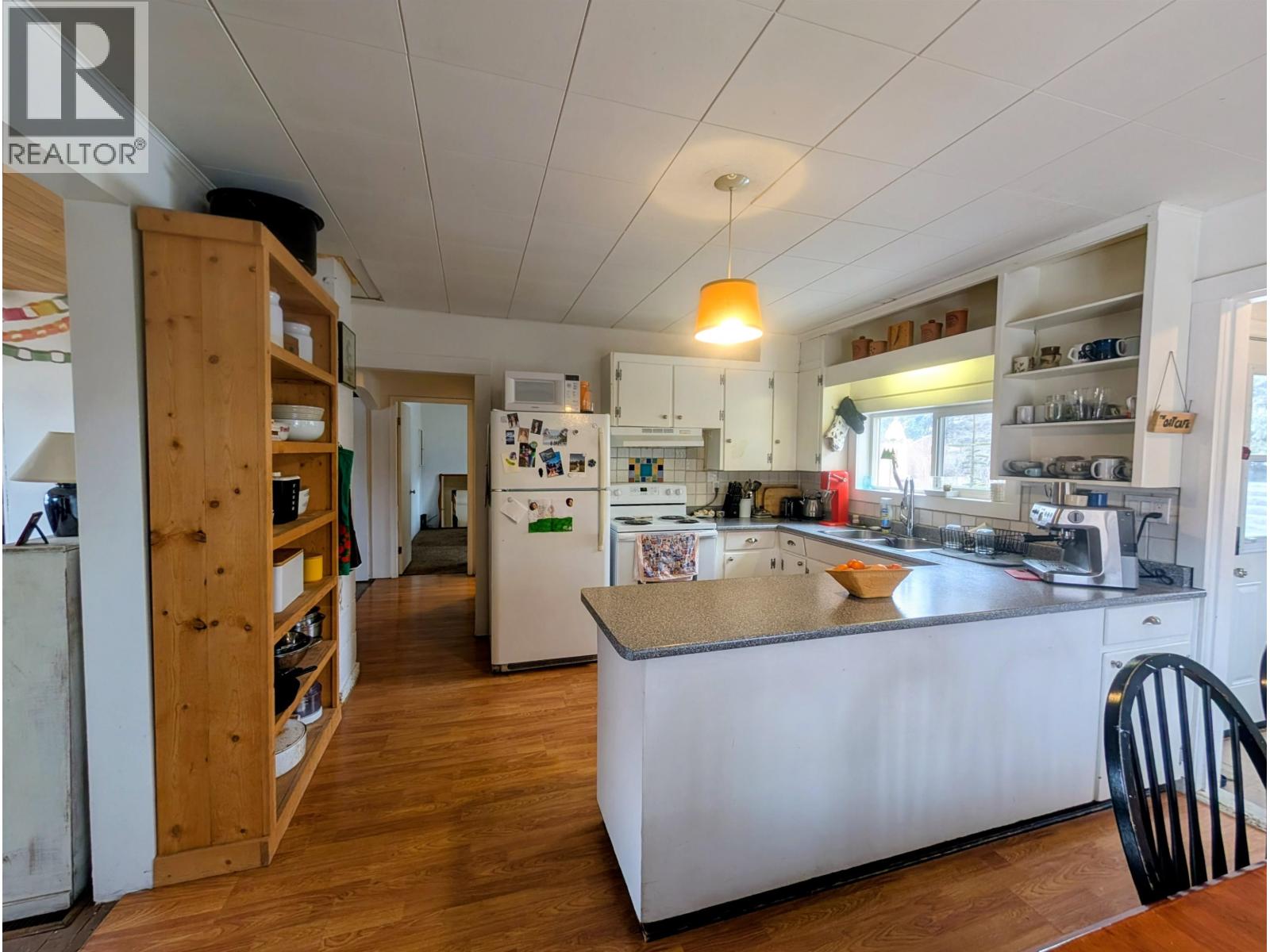 3679 BROADWAY AVENUE - 7