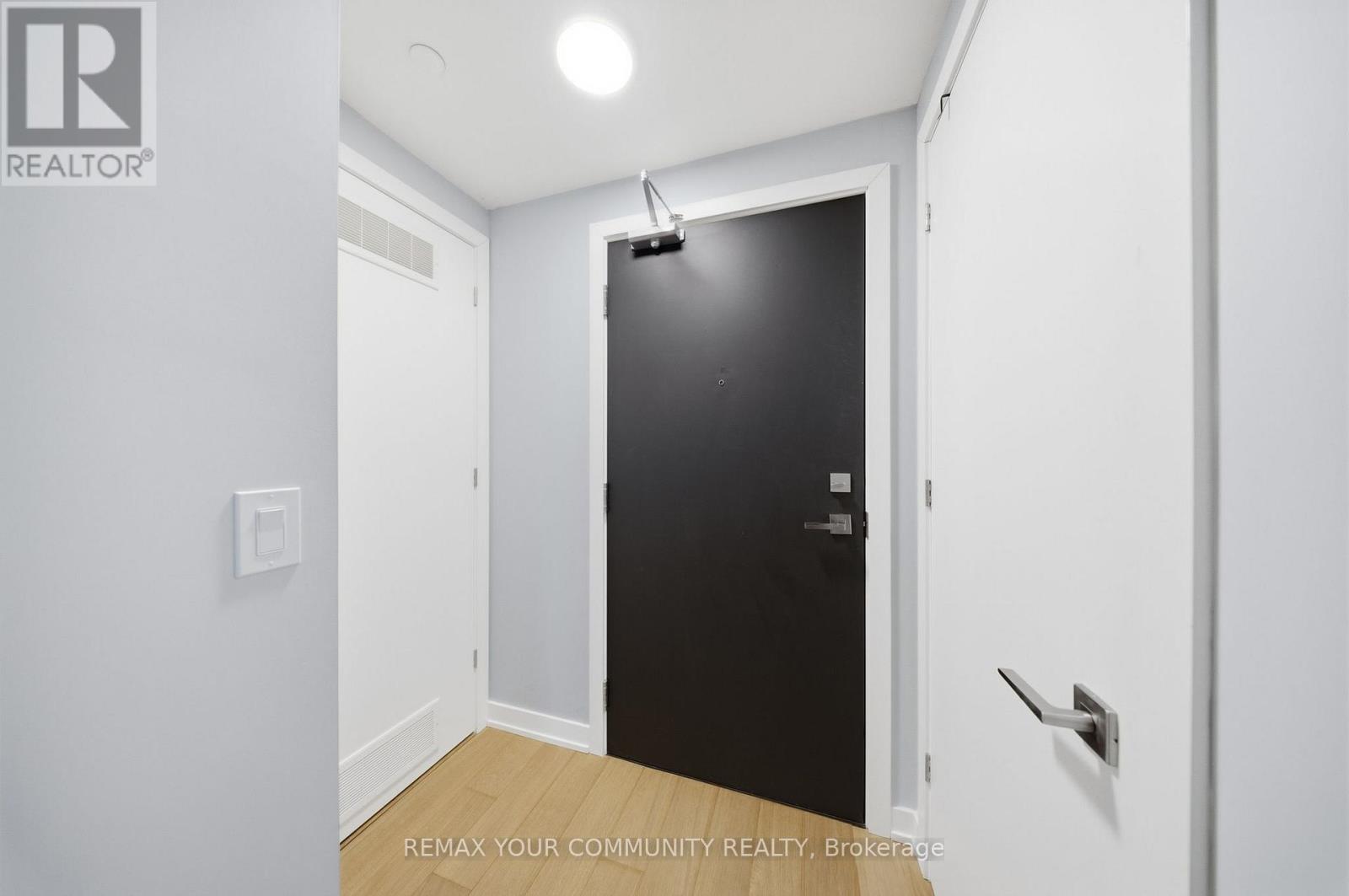 #312 840 ST CLAIR AVENUE W - 10