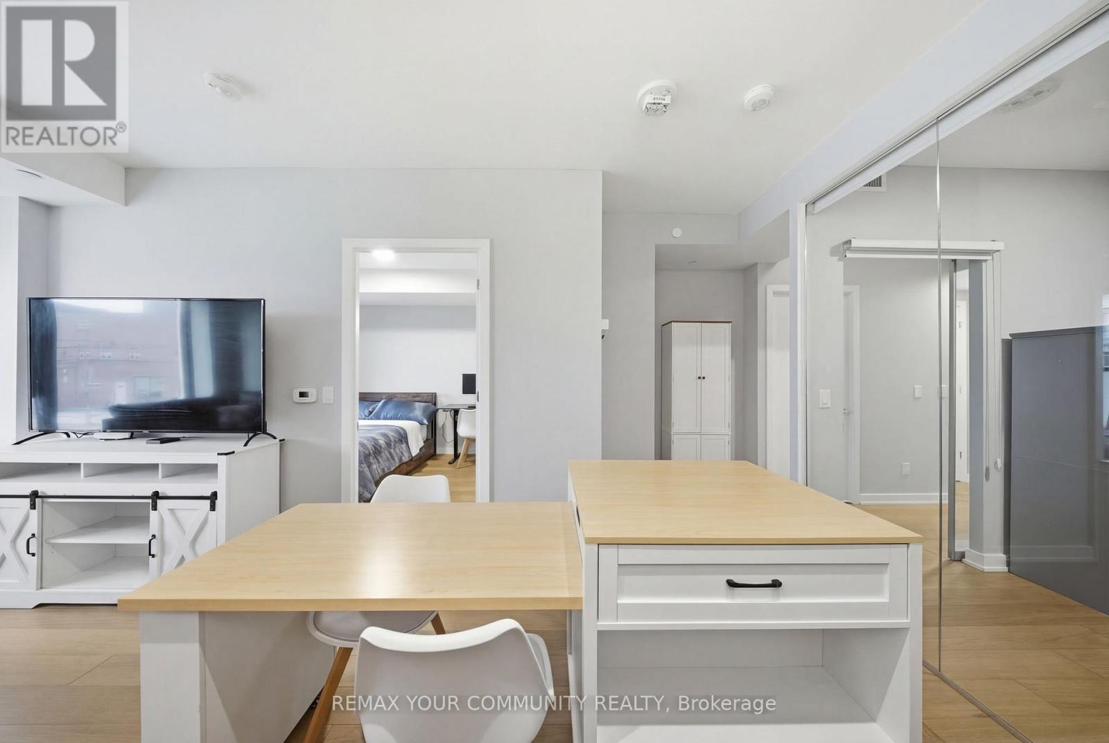 #312 840 ST CLAIR AVENUE W - 19