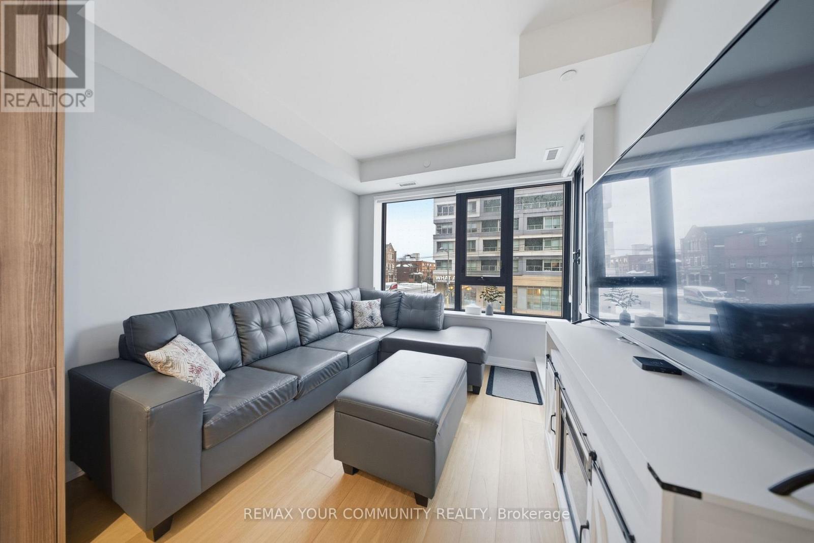 #312 840 ST CLAIR AVENUE W - 24