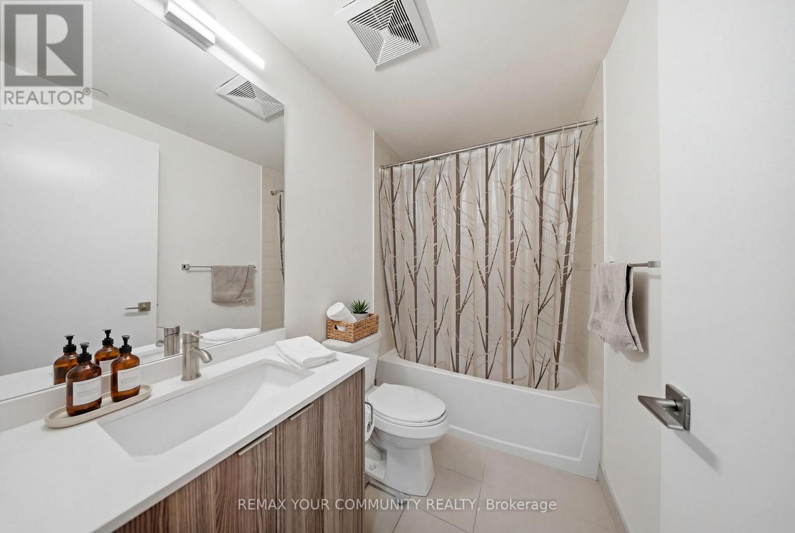 #312 840 ST CLAIR AVENUE W - 33