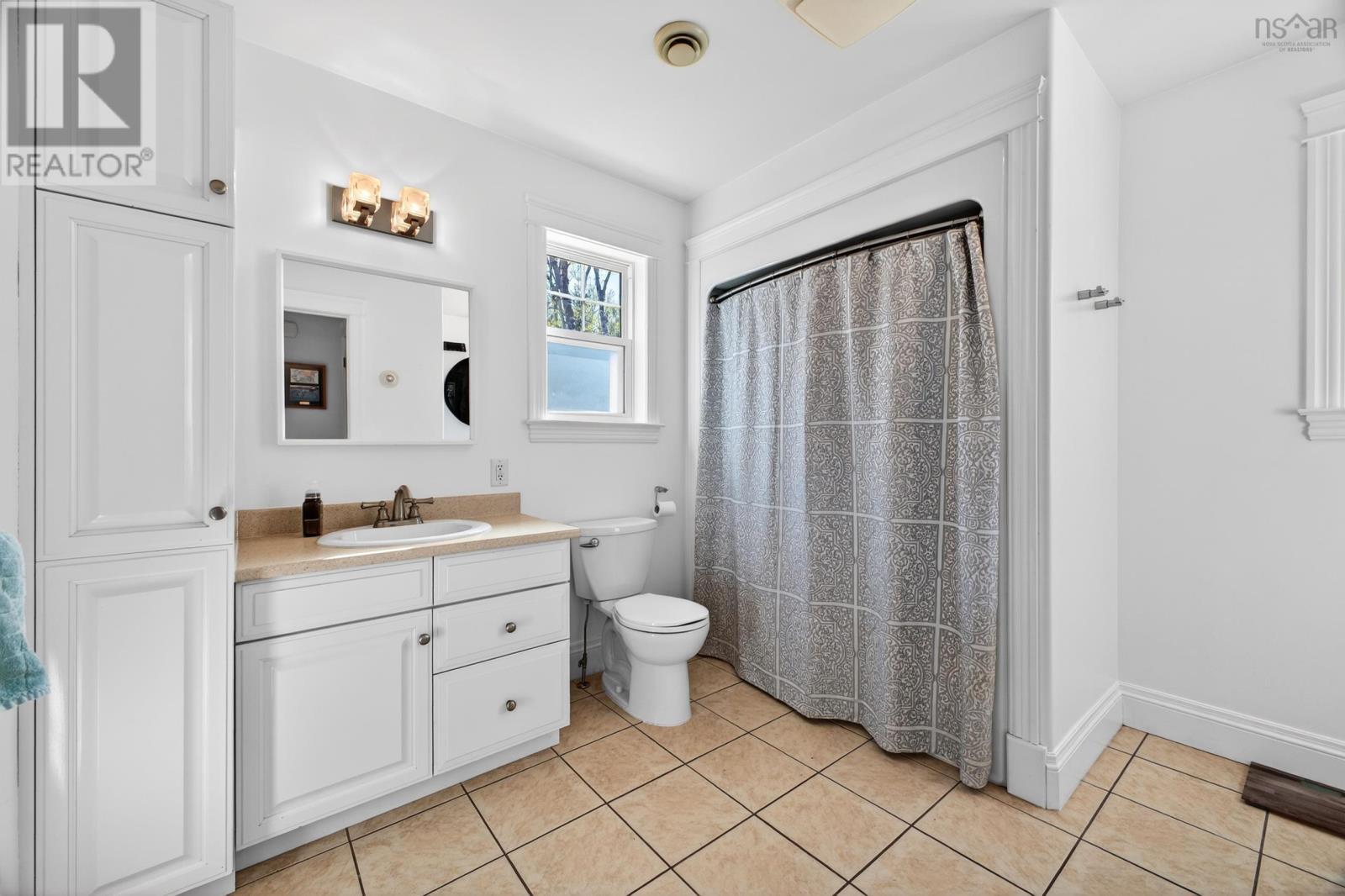 104 GEORGINA Drive - 30