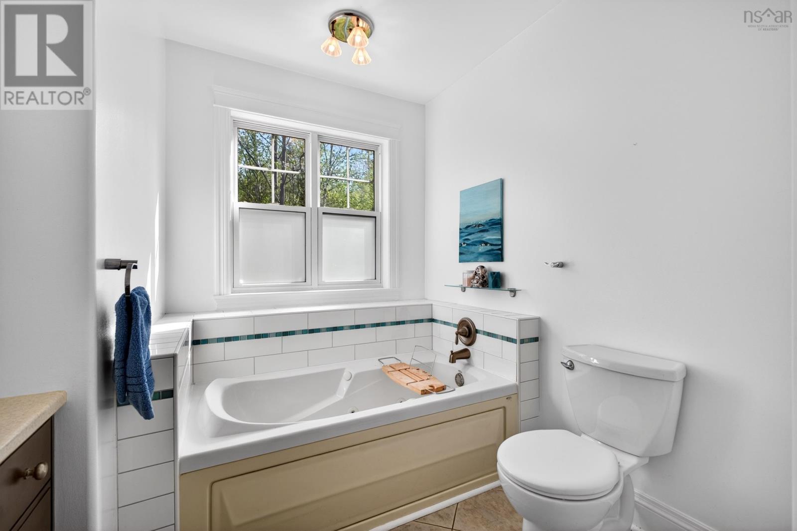 104 GEORGINA Drive - 28