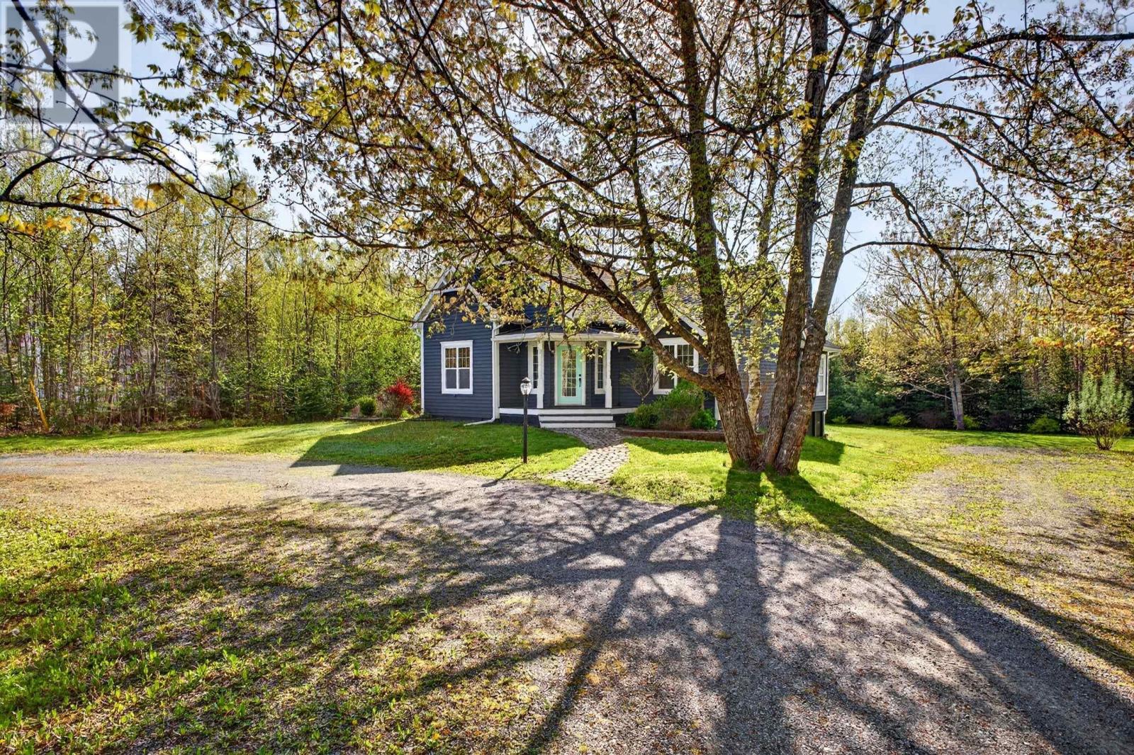 104 GEORGINA Drive - 48