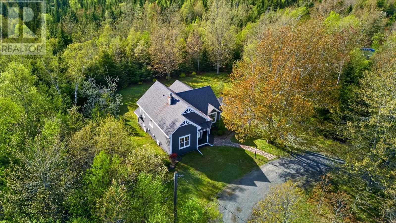 104 GEORGINA Drive - 45