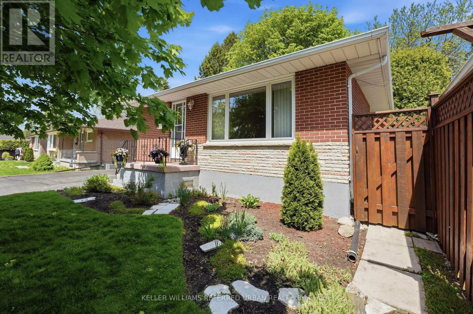 318 MARION AVENUE - 18