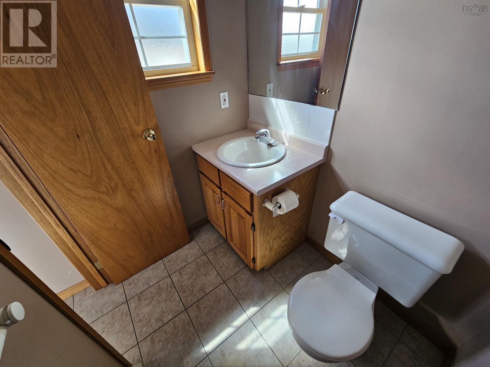 283 Cartier Street - 22